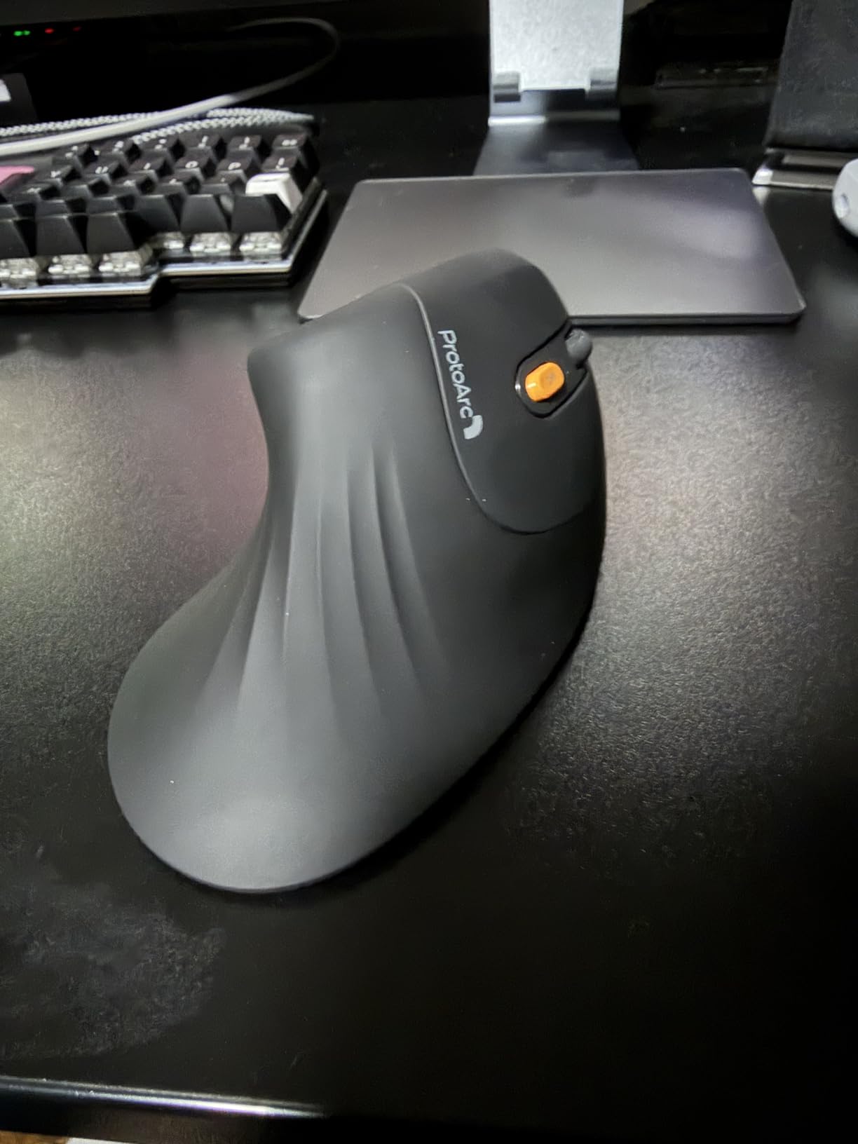 ProtoArc Ergonomic Mouse, EM11 NL Bluetooth Rechargeable Wireless Vertical Mouse, 3 Multi-Device Connectivity for Computer/PC/Laptop, 2.4GHz USB-A Optical Mice for Windows, Mac OS, Black customer photo 2