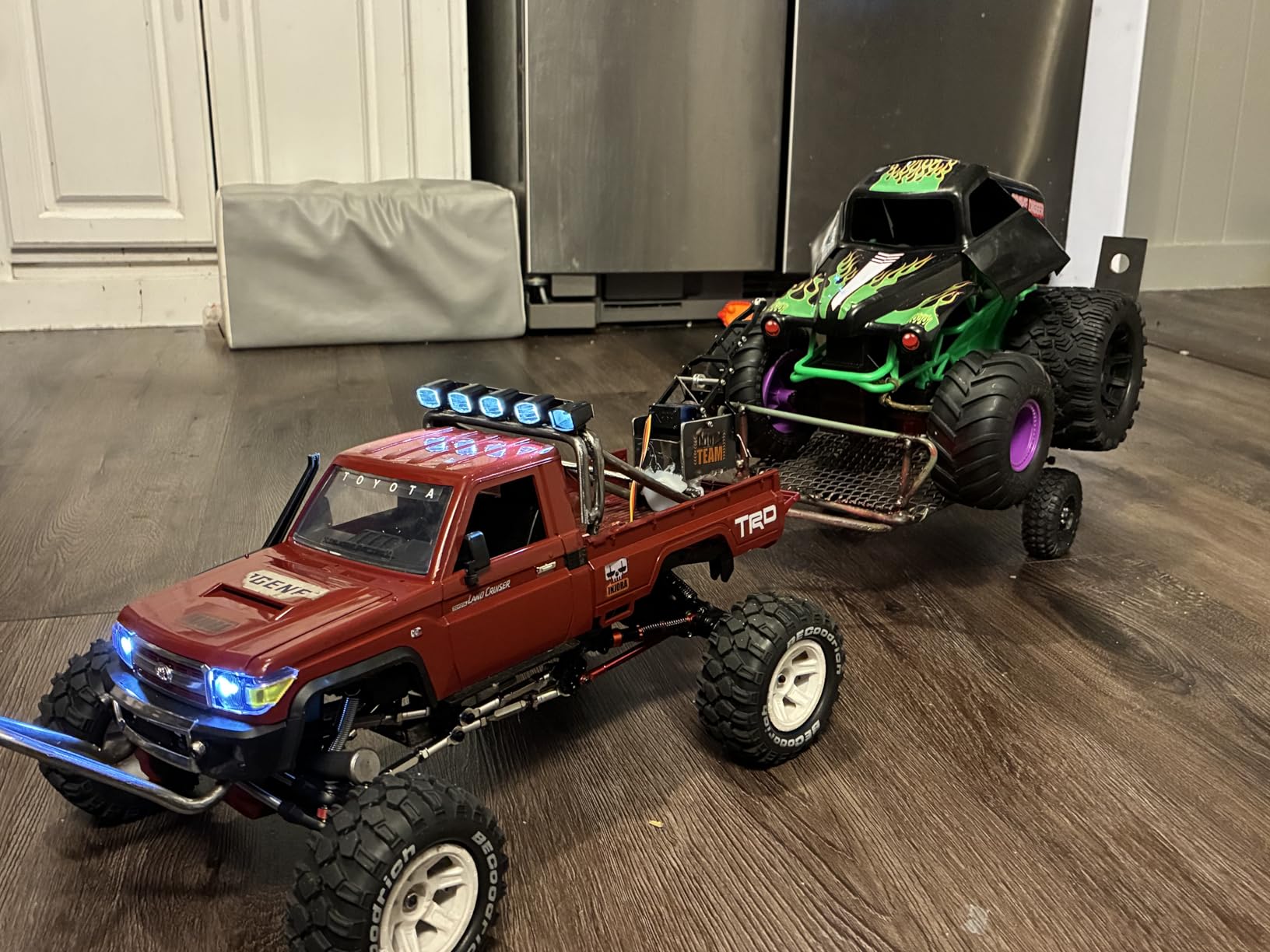 RC Rock Crawler RC Truck 4x4 Toyota LC79 RC Crawler 1/12 Off Road Pickup Remote Control 2.4Ghz All Terrain 280 Brushed Motor Proportional Throttle Steering RTR Hobby Toy Adult MN-82 customer photo 1