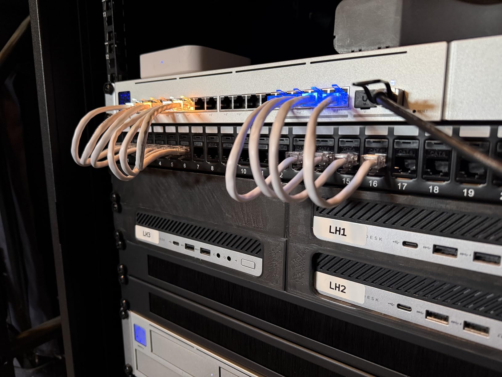 Patch Panel 24 Port Cat6 with Coupler Keystone, Cat6 Network Patch Panel 10G No Punch Down, Time-Saver Ethernet 1U Rj45 Panel with Sturdy Back Bar, 19 Inch Coupler Network Panel customer photo 2