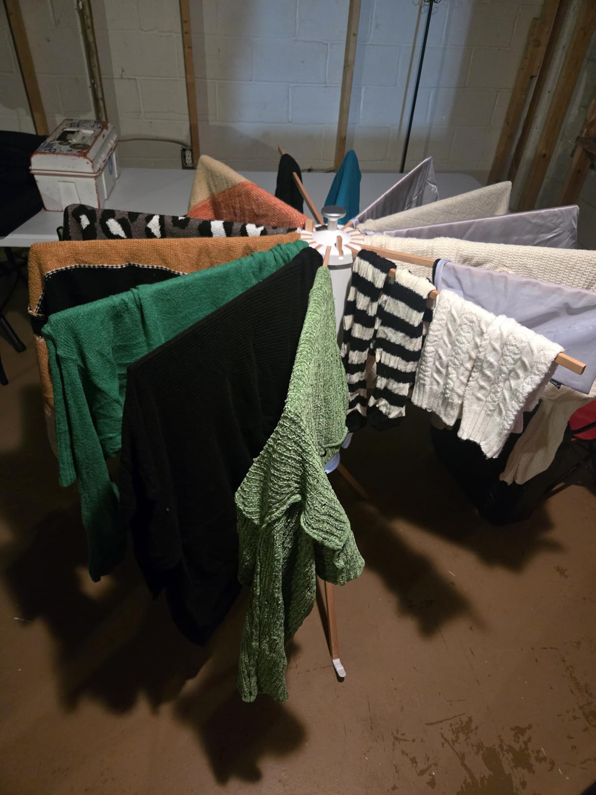 Clothes Drying Rack Tripod,Drying Rack Clothing,Laundry Drying Rack,Floor Standing,16 Wooden Poles,Collapsible Drying Racks for Laundry,Retractable,Foldable,Folding customer photo 2