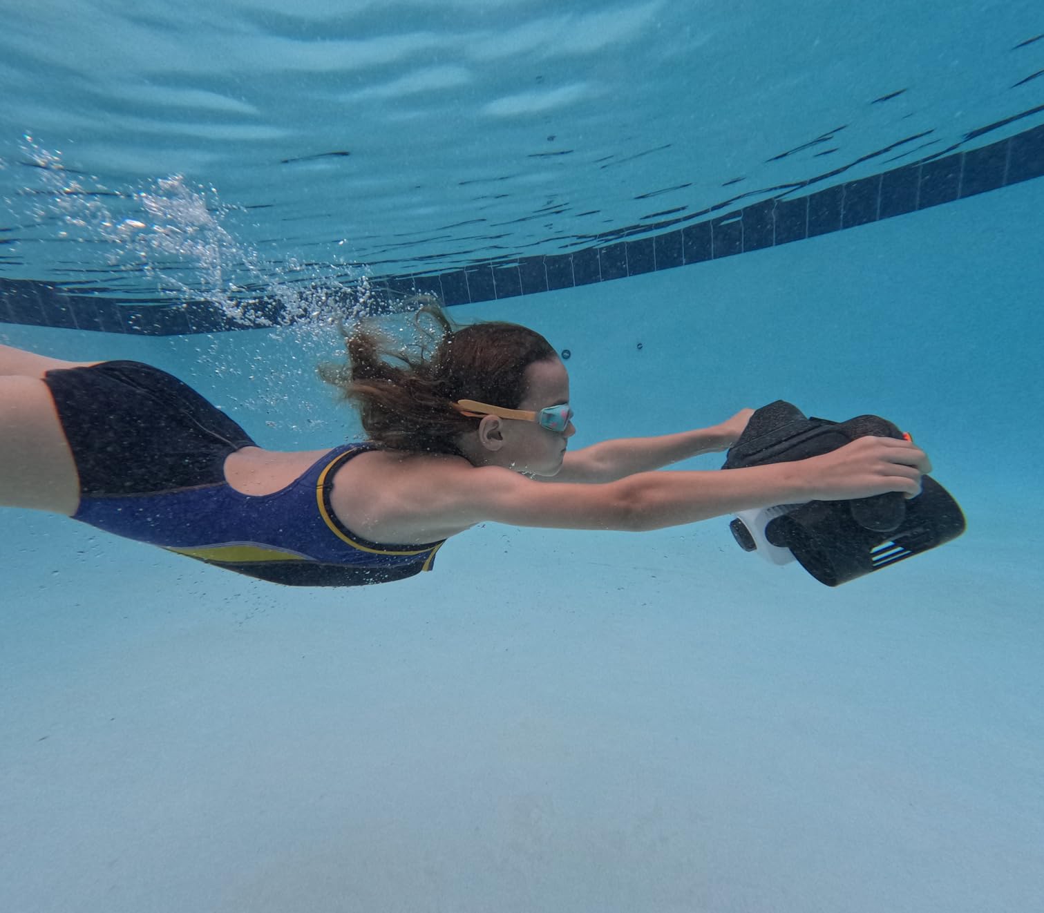 LEFEET C1 Underwater Scooter, Dual Motors Water Scooter with 2 Speed Modes, Max 60min Battery Life with Camera Mount, IP68 Waterproof for Snorkeling, Swimming Pool Scuba, Diving for Kids/Adults customer photo 1