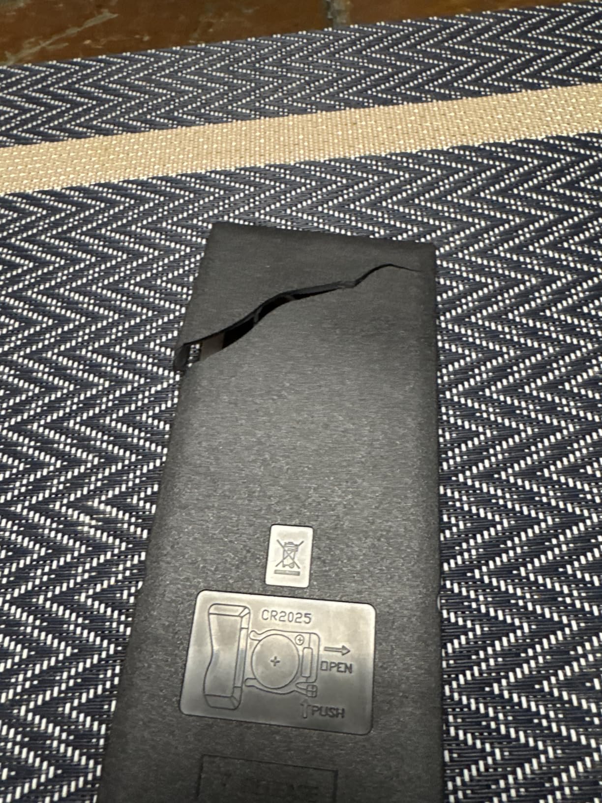 ErGear Standing Desk with LED Strip 48x24 Electric Height Adjustable RGB Gaming customer photo 2