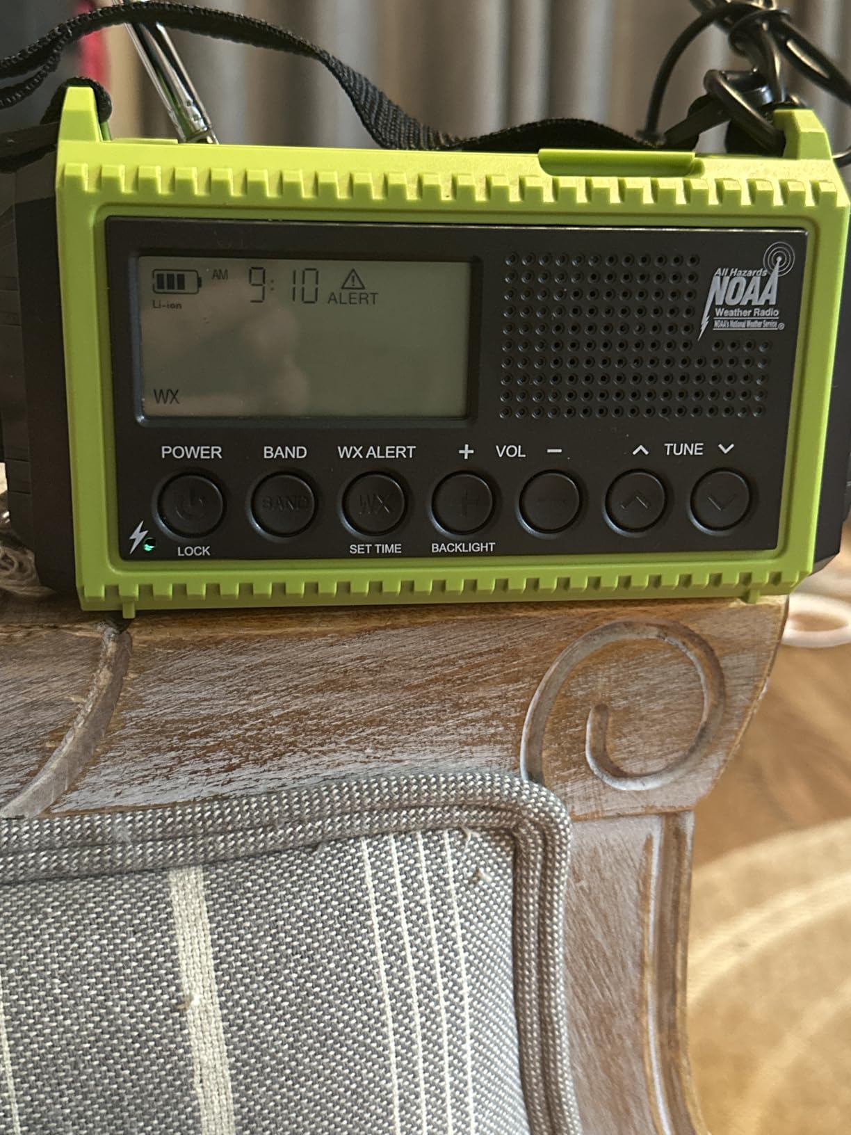 Raynic Emergency Radio, 12000mAh/44400mWh Battery Operated Weather Radio, Solar Hand Crank Radio with AM/FM/SW/NOAA Alert, Cell Phone Charger, Type-C Charging, Flashlight and SOS Siren customer photo 1