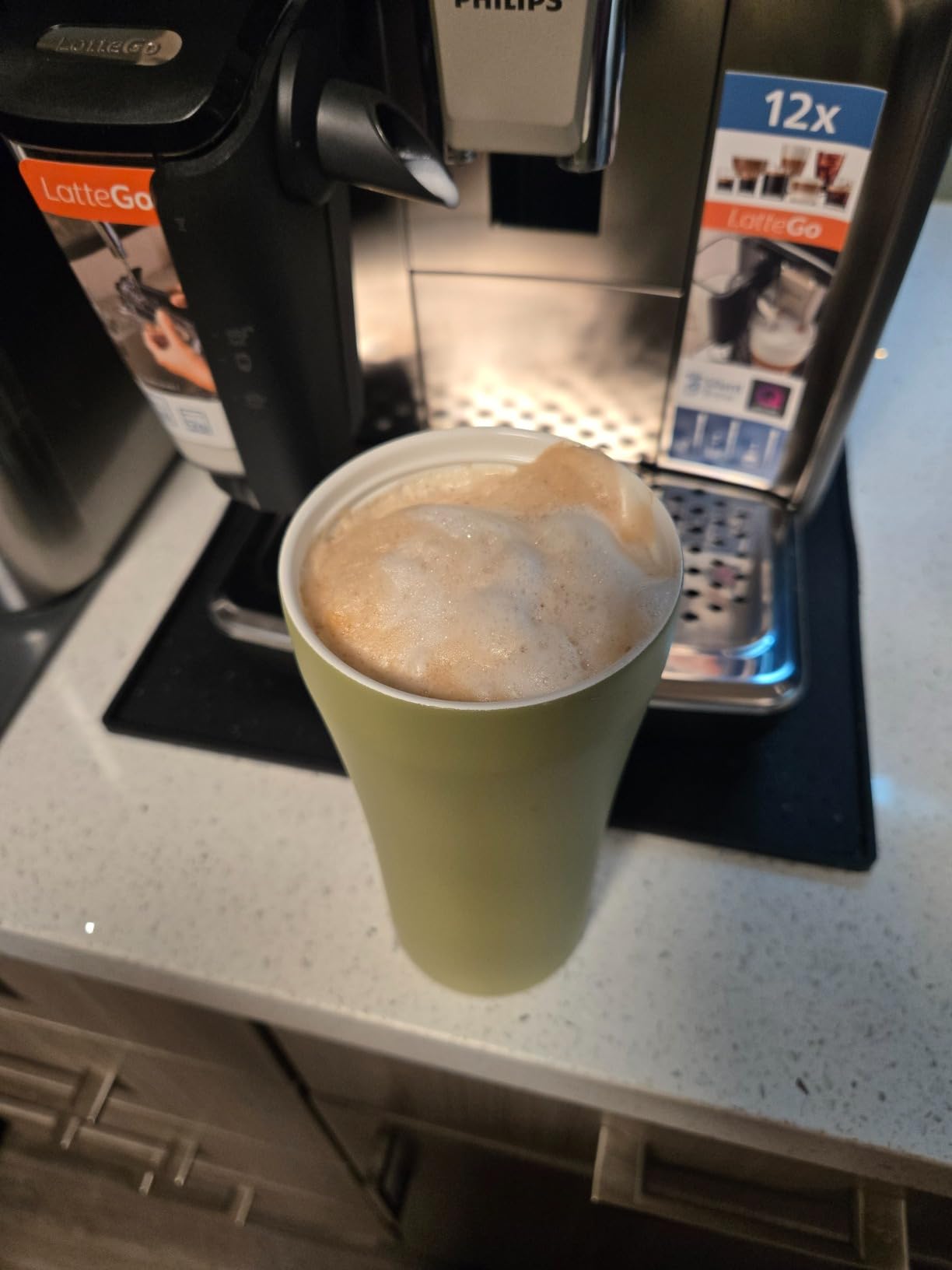 Philips 4400 Series Fully Automatic Espresso Machine, LatteGo Milk System, Integrated Grinder, 12 Hot & Iced Coffee Pre-Sets, Quick Start, SilentBrew, 15-Bar Pressure, Black Chrome (EP4444/90) customer photo 2