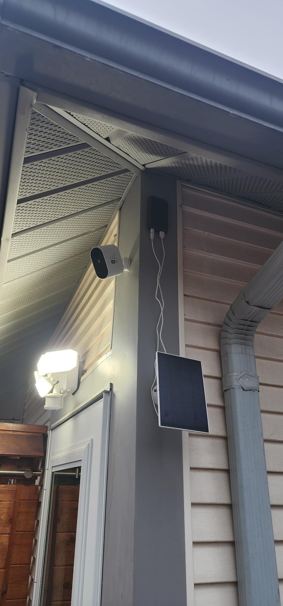 AOSU Security Cameras Outdoor Wireless, 4-Cam-Kit, 166° Ultra-Wide-Angle, Battery Powered, No Subscription, Home Security Cameras System with 2K Color Night Vision, Spotlight, Easy Setup, Motion Alert customer photo 1