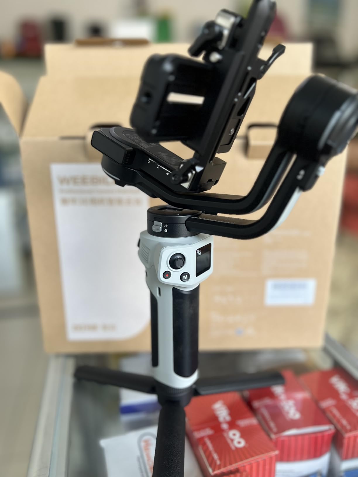 ZHIYUN CINEPEER Weebill 3E [Official], 3-Axis Lightweight Gimbal Stabilizer for DSLR & Mirrorless Camera Canon/Sony/Panasonic/Nikon, 3KG Payload, Native Vertical Shooting, Bluetooth Shutter Control customer photo 1