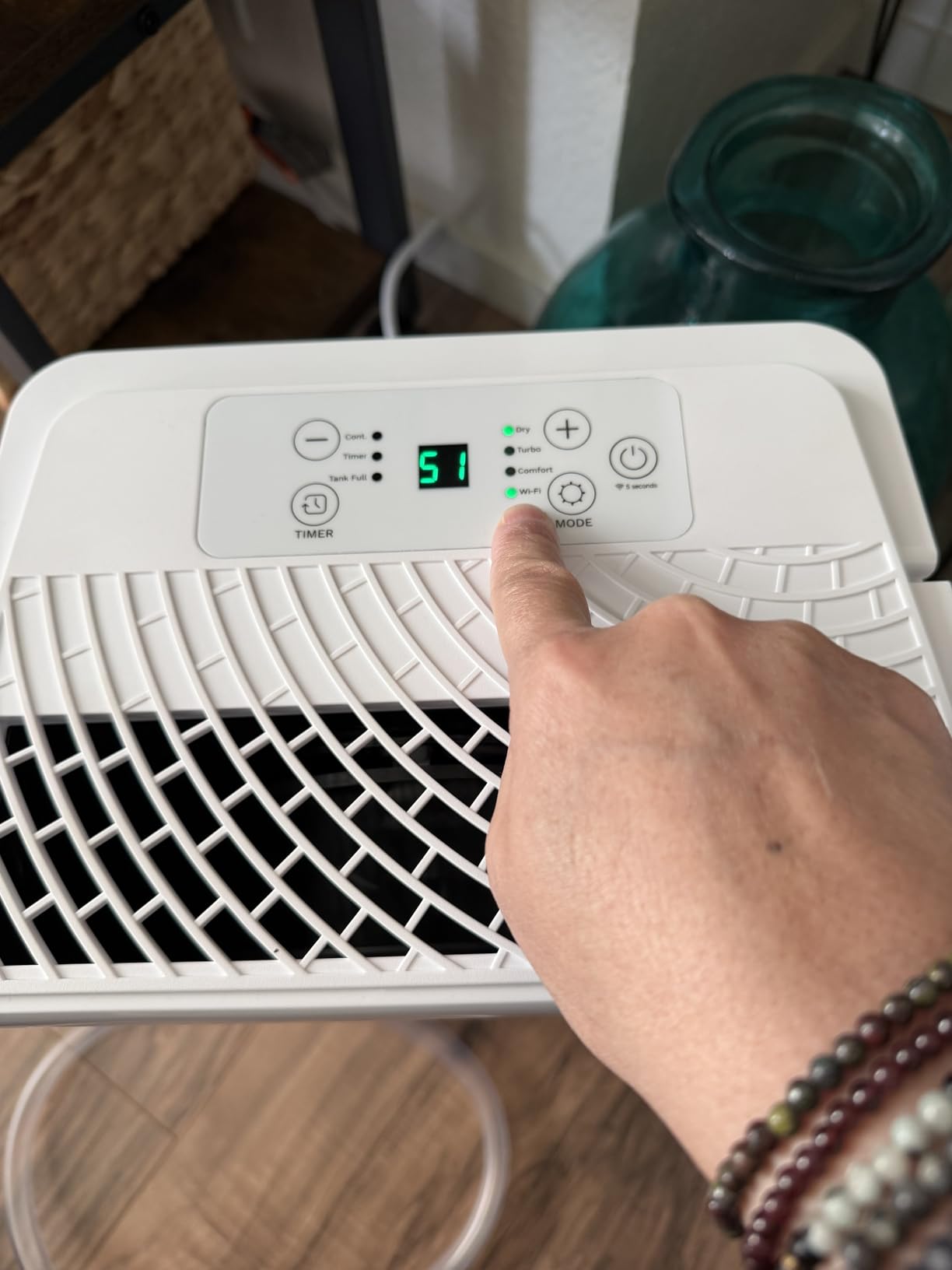 hOmeLabs Dehumidifier for Home, Office, Basements with Powerful Moisture Removal, Humidity Control, Auto Shut-off, Quiet Operation - 7,000 Sq Ft Wi-Fi (50 Pint MAX 120 Pint at 95°F, 90% RH) customer photo 2