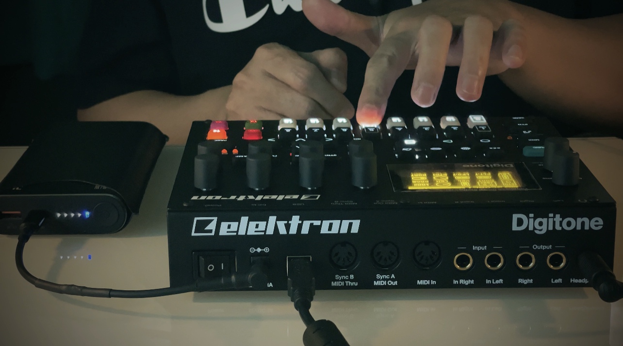 Elektron Digitakt II 16-Track Drum Computer and Sampler customer photo 2