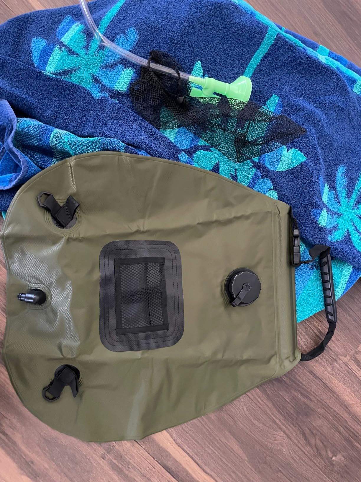 Solar Portable Shower Bag, 5 Gal/20L Solar Heating Outdoor Camping Shower Bag with On-Off Switchable Shower Head&Removable Hose Suitable for Camping, Hiking, Travel, Beach Swimming customer photo 2