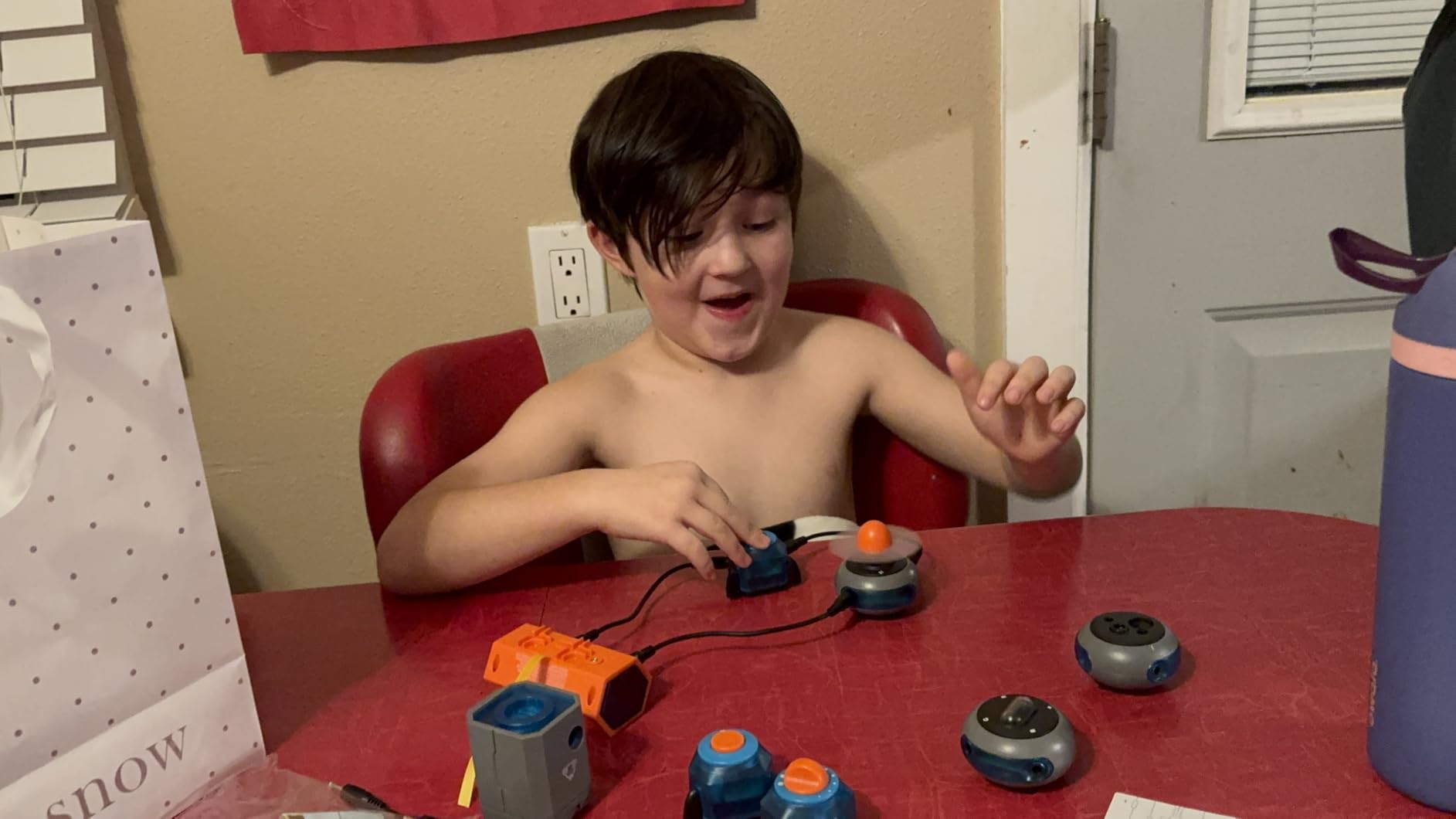 National Geographic Circuit Maker Kit - Electronics Kit for Kids with 120 Electrical Projects, Electric Circuit STEM Toy, Electronic Projects, Electrical Kit for Kids, Electricity Set customer photo 2