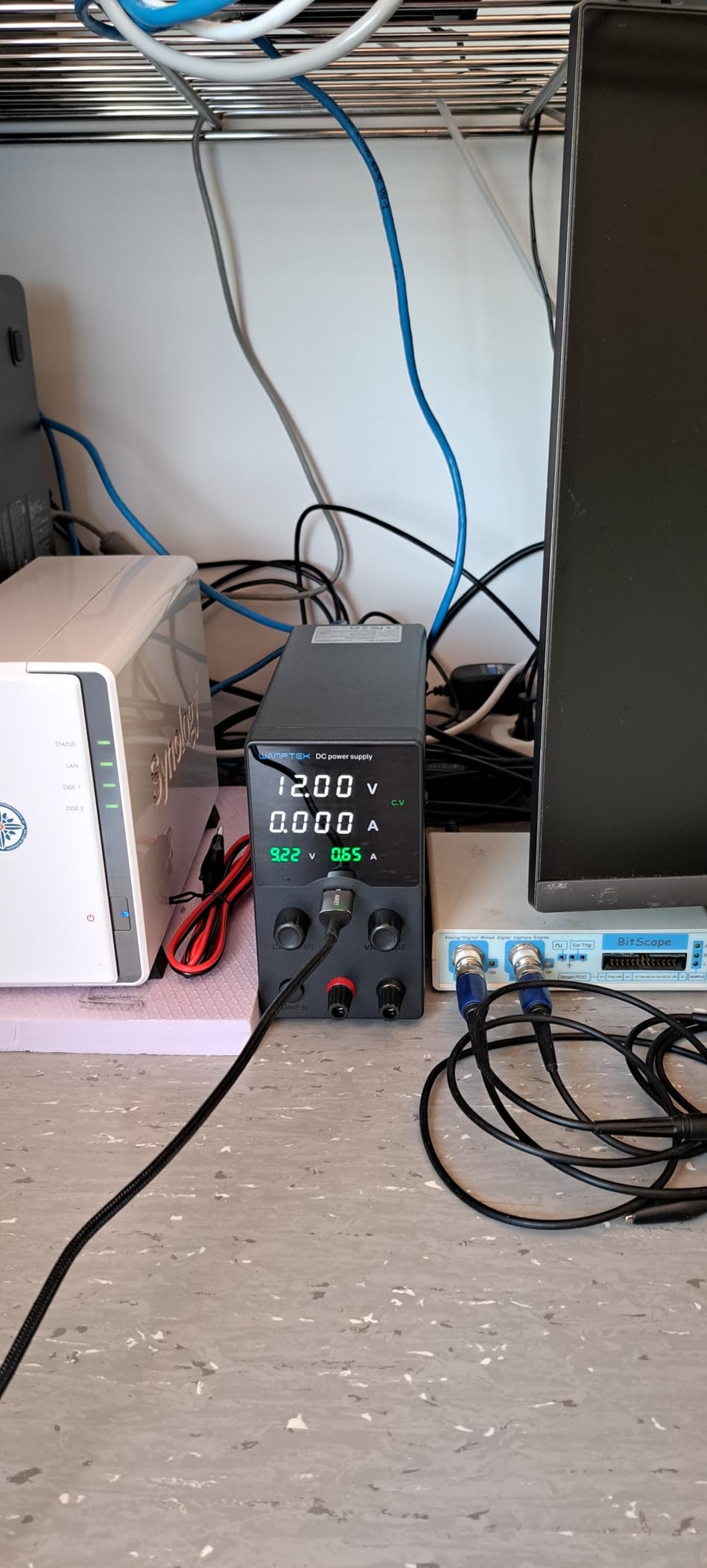 Wanptek DC Power Supply Variable 30V 10A, Bench Power Supply with Encoder Adjustments Knob, USB Fast Charge Port with Output Current Display, 4-Digit LED Display customer photo 2