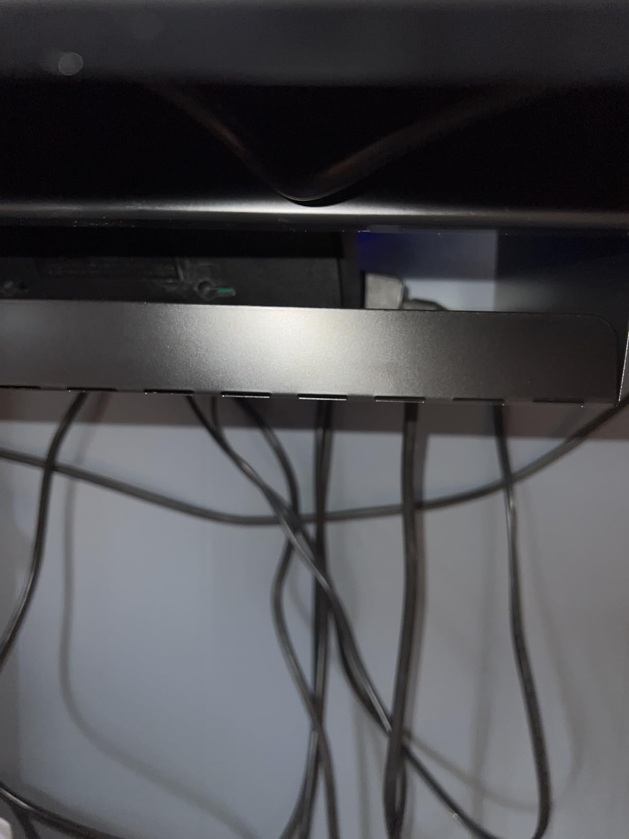 HUANUO Dual Motor L-Shaped Standing Gaming Desk, 71 x 48 inch Corner Standing Desk, Electric Adjustable Gamer Computer Table with Cable Tray & 3 Preset Heights, Raising Table for Home Office, Black customer photo 2