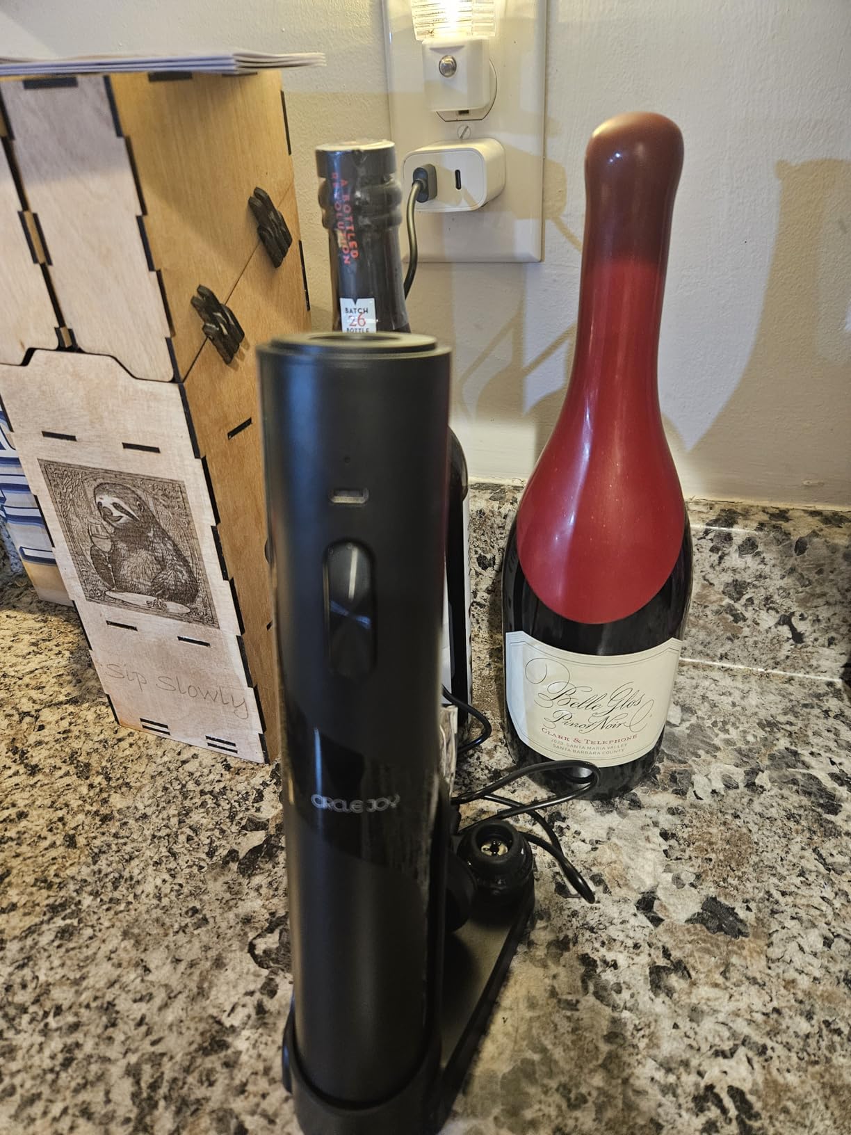 CIRCLE JOY Rechargeable Wine Opener Electric Wine Bottle Opener 7-in-1 Wine Gift Set with Electric Vacuum Pump, Charging Station, Foil Cutter, Wine Aerator Pourer and 2 Wine Stoppers customer photo 1