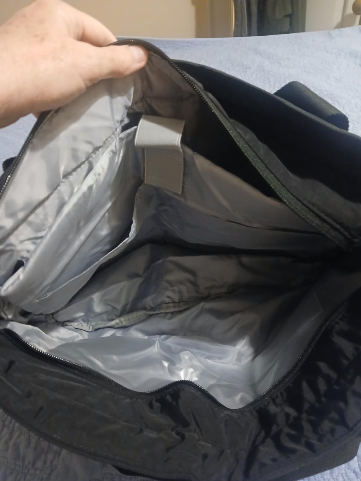 BAGSMART Tote Bag for Women with Zipper and Yoga Mat Straps Quilted Gym Tote for Travel, Work, Sport customer photo 2