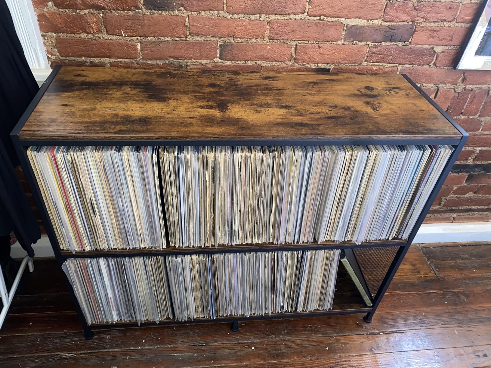 3-Tier Vinyl Record Storage: Vintage Player Table with Spacious Storage - Up to 450 Records, Turntable Stand with Adjustable Dividers, Extra Top Surface for Audio Equipment, Perfect for Living Room customer photo 1