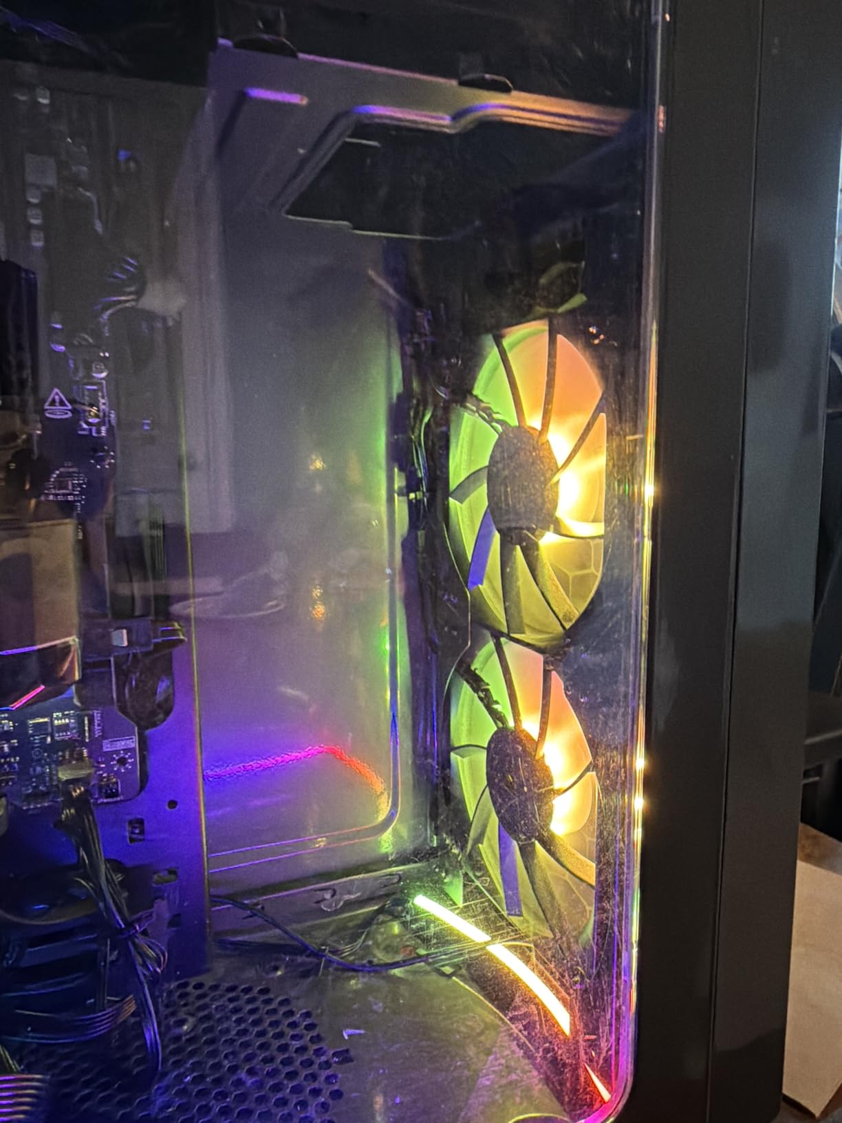 CORSAIR RS120 ARGB 120mm PWM Fans - Daisy-Chain Connection - Low-Noise - Magnetic Dome Bearing - Triple Pack - Black customer photo 1