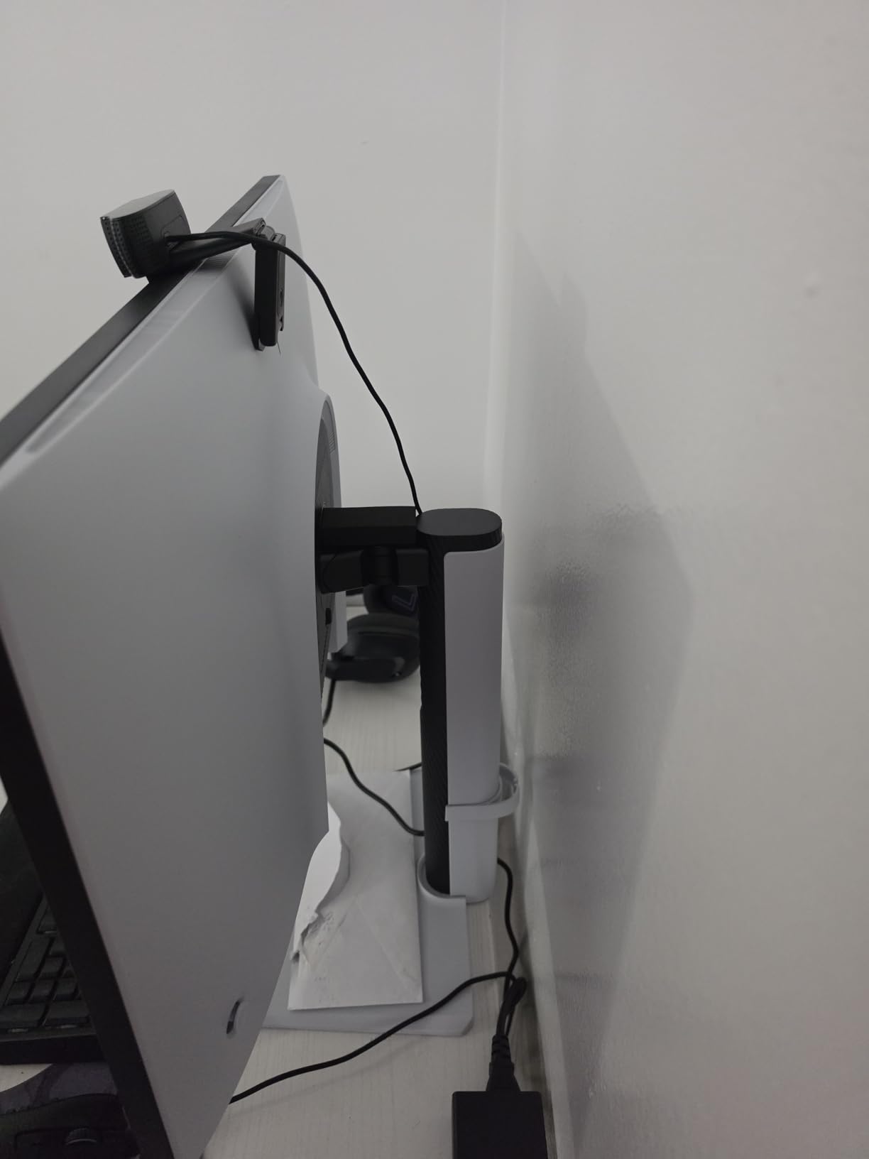 KTC 27 Inch QHD(2560 * 1440) 100Hz Computer Monitor - IPS Panel, Anti-Blue Light Screen, 100% High Color Gamut, 123% sRGB, Support FreeSync and GSync, PC Monitor for Casual Gaming and Working customer photo 2