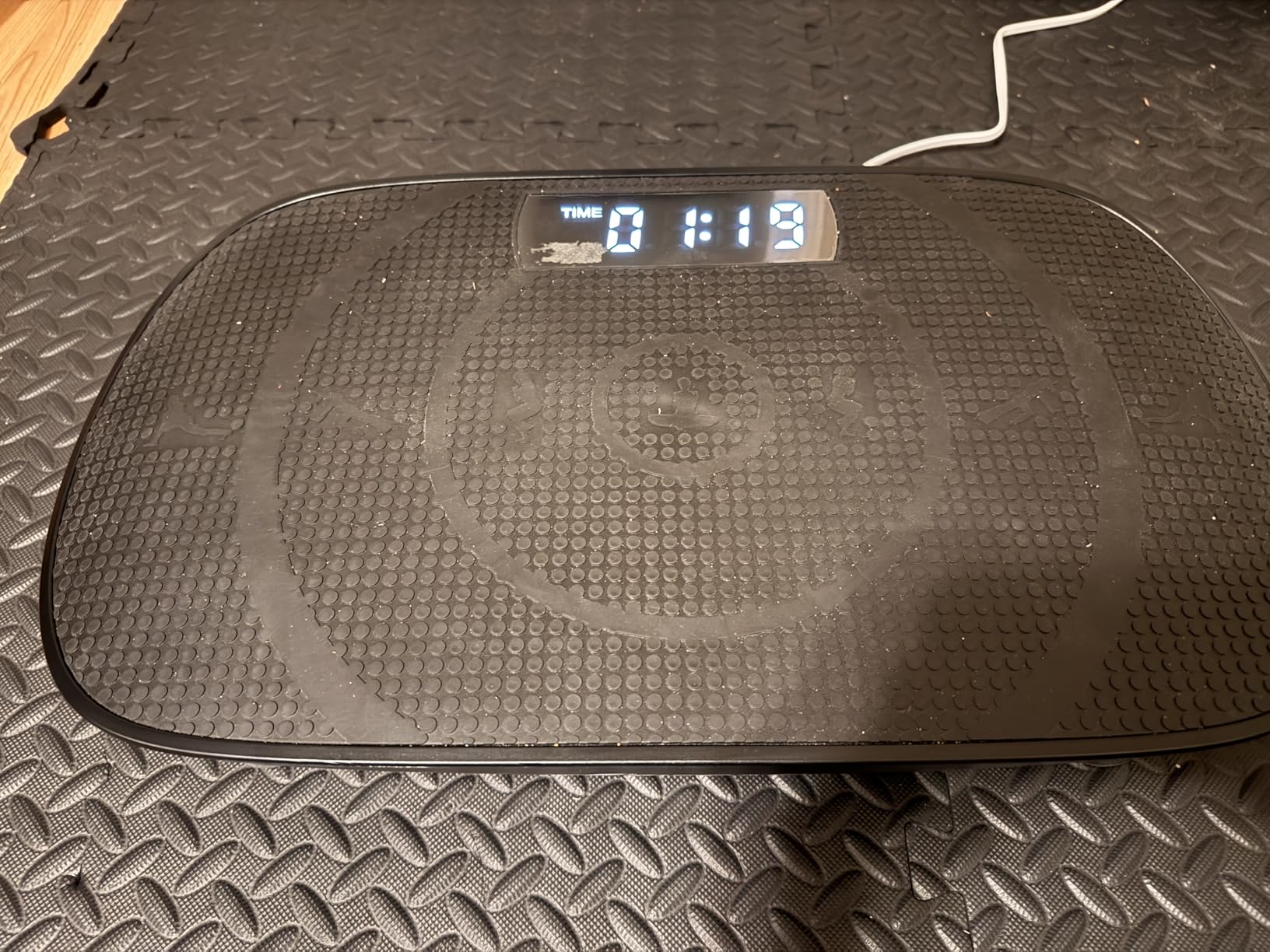 MERACH Vibration Plate Exercise Machine, Whole Body Workout Equipment for Women, Bluetooth and Silicone Pedal, Vibration Plate with Auto Mode, Vibrate Fitness Platform for Home customer photo 2