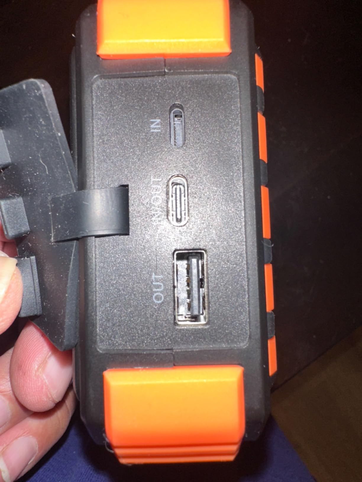 BLAVOR Solar Power Bank 20000mAh Built-in Cables, Wireless Charger for Apple Watch, 20W Fast Charging Battery Pack with USB C, Flashlight, Solar Charger for iPhone, iPad, iWatch, Samsung customer photo 2