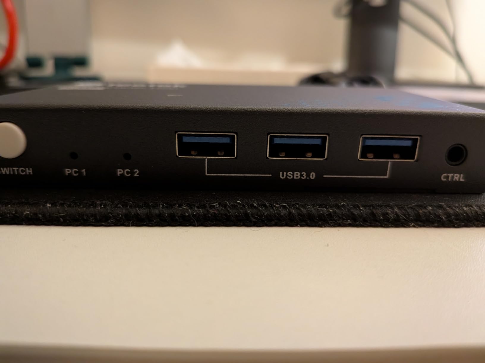 USB 3.0 HDMI KVM Switch 1 Monitors 2 Computers, 4K@60Hz KVM Switches for 2 Computers Sharing Monitor Keyboard Mouse Hard Drives Printer, with EDID Adaptive, 2USB Cable and Controller -S7232H customer photo 1