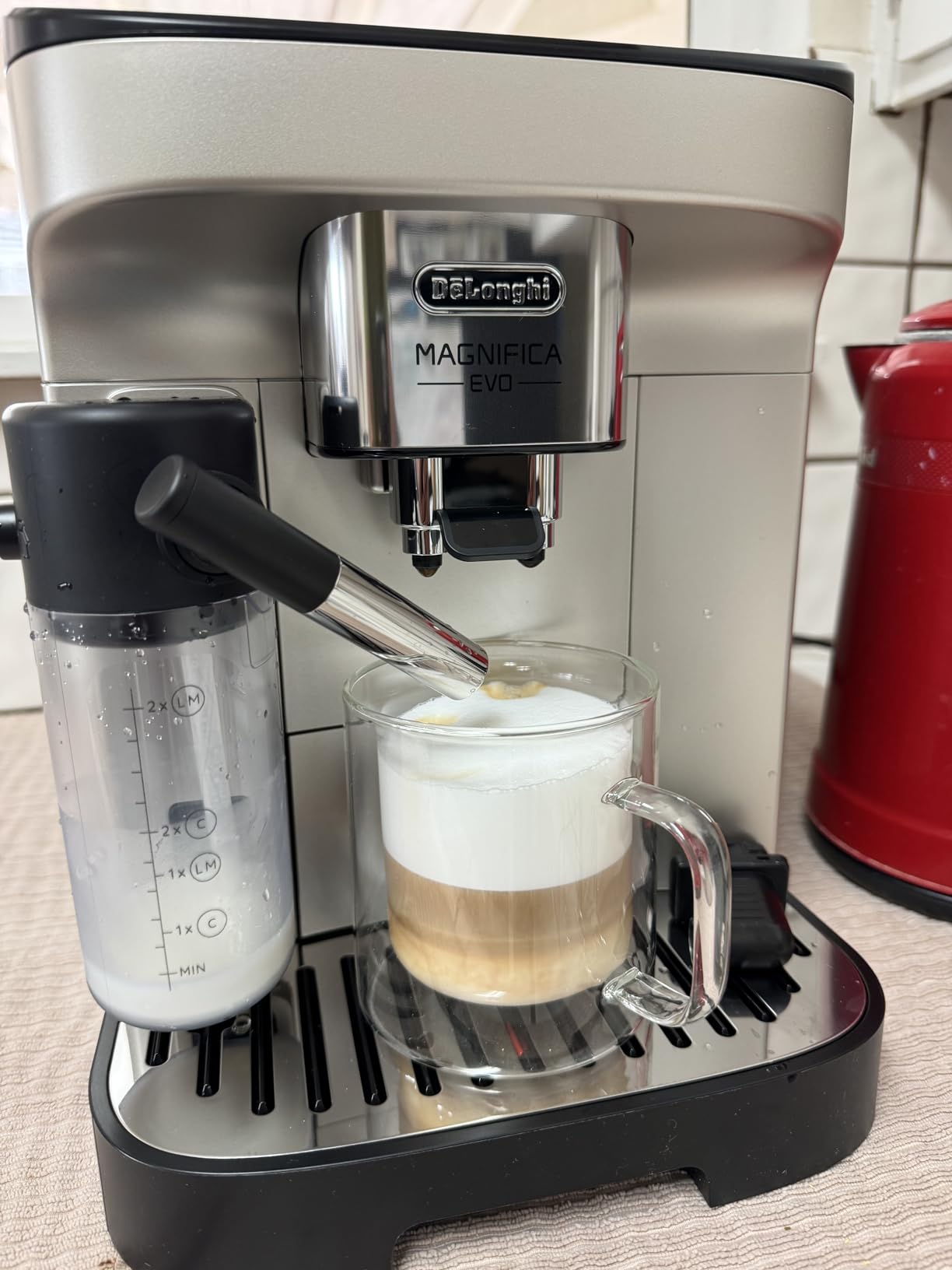 De'Longhi Magnifica Start Automatic Espresso Machine with Auto Milk Frother & Built in Grinder - 5 One-Touch Recipes, Easy-to-Clean, Home Barista Coffee Maker for Lattes, Cappuccino, Iced Coffee customer photo 2