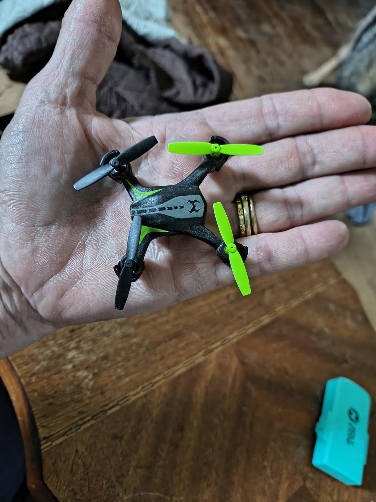 Sky Viper Dash Nano Performance RC Drone, Fast Safe Indoor Flying, Rechargeable Battery customer photo 1