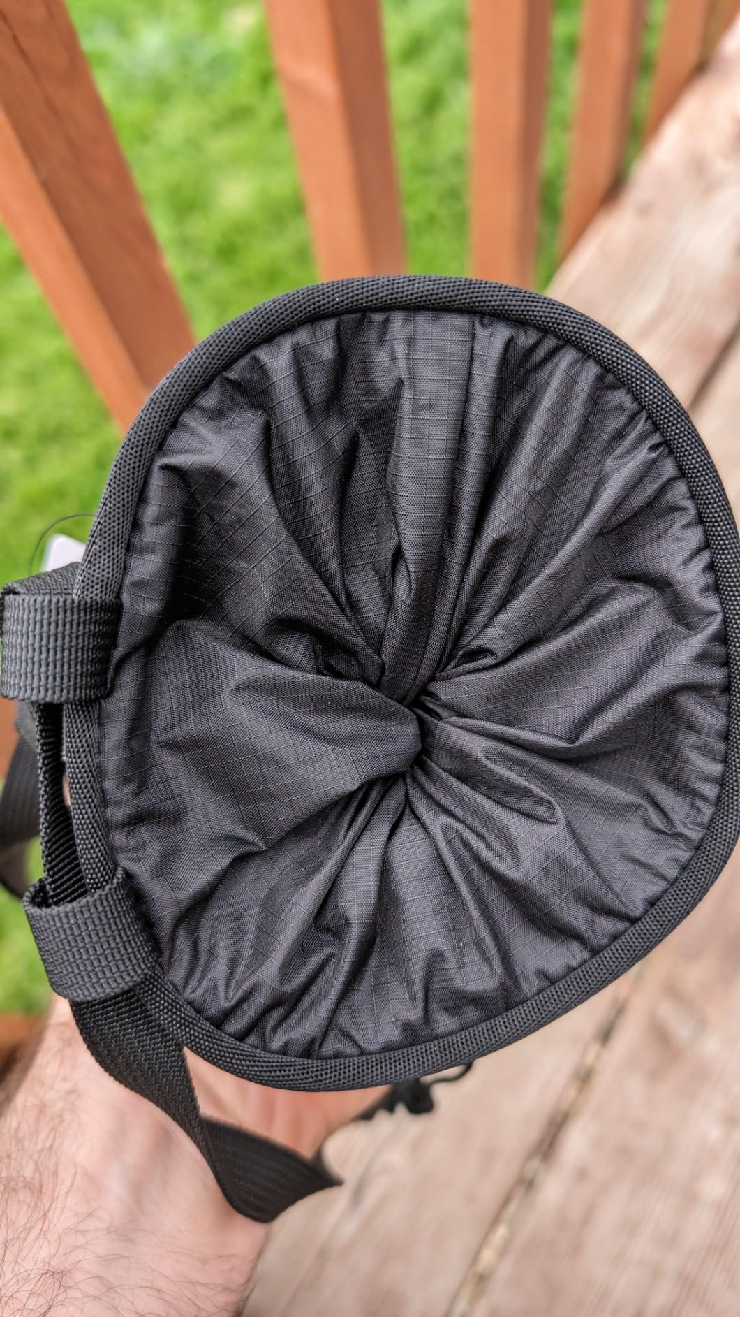 Black Diamond Mojo Zip Chalk Bag with Zippered Pocket for Rock Climbing and Gym Sports customer photo 1