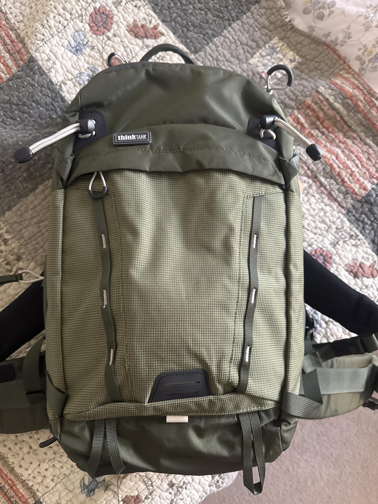 Think Tank Backlight Sprint Lightweight Slim Camera Daypack Backpack for DSLR, Mirrorless, Photography and Video - Slate Black customer photo 2