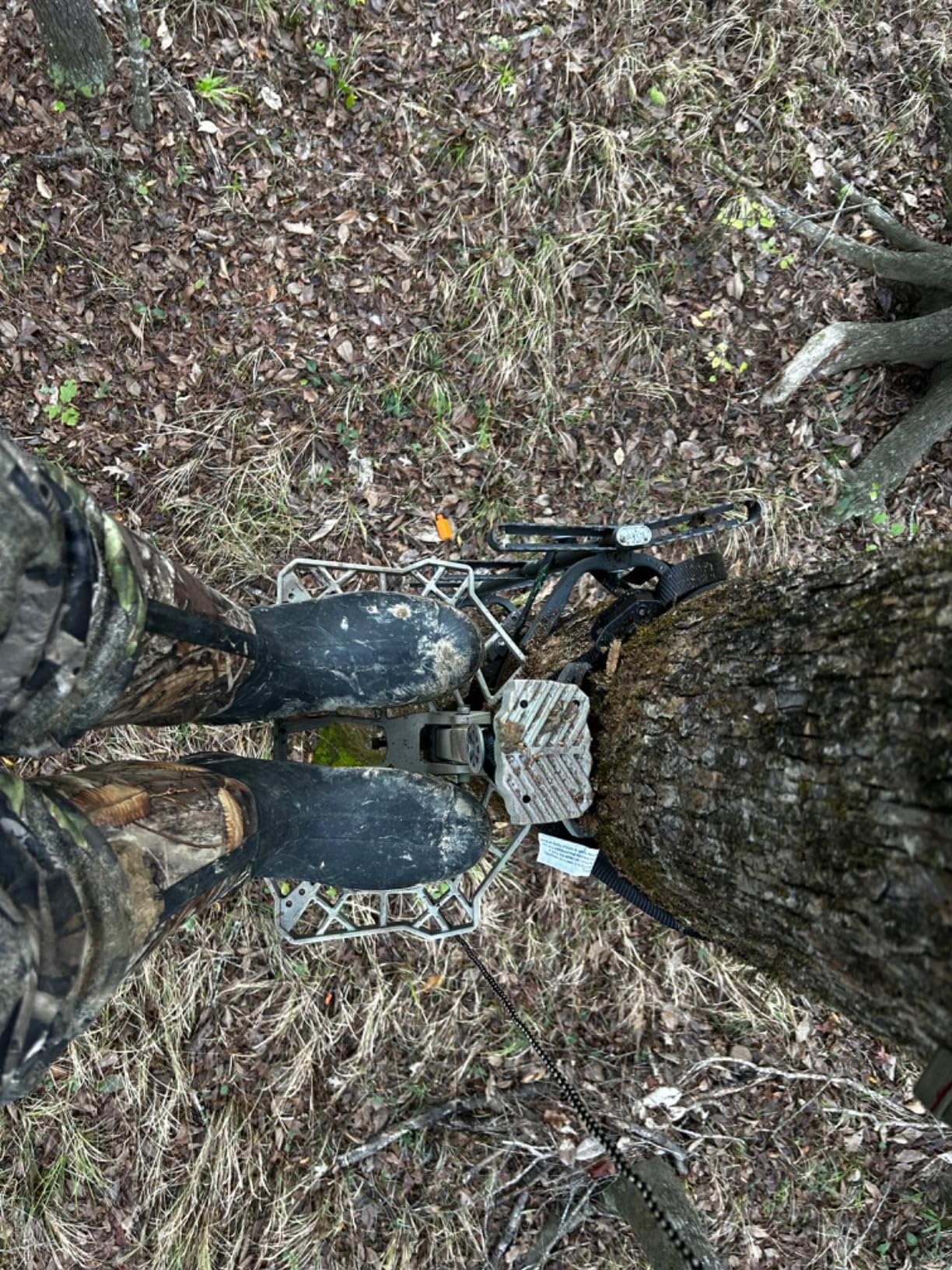 UIIHUNT Tree Saddle Hunting Platform, Reliable Saddle Platform with Non-Slip Ridge Grips, Mobile Cast Aluminum Construction, Fully Adjustable Silent Hunting Saddle Platform, 16.1