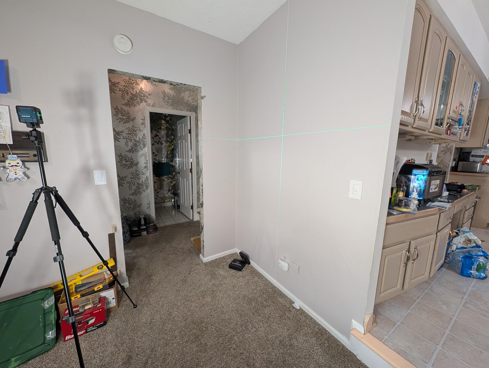 Laser Level,RockSeed 100 Feet Horizontal Line Laser, Self Balancing, Vertical and Horizontal Line, 360 Degree Rotation, Carrying Bag, Battery Included (2Line- 27IN Tripod) customer photo 1