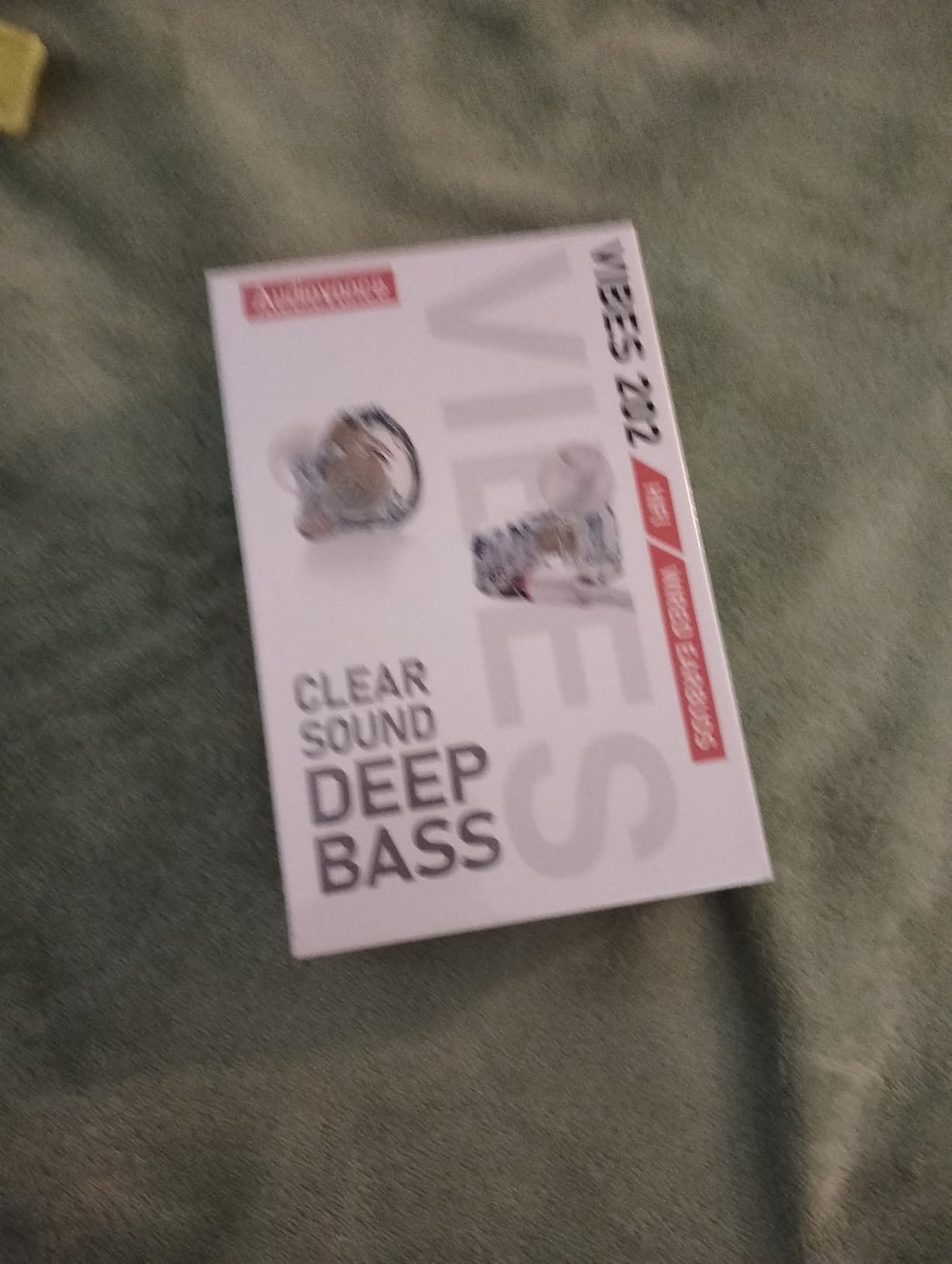 Vibes 202M Wired Earbuds - HiFi in Ear Monitor Headphones - Noise Isolating Ear Buds w/ Mic - Clear Sound, Deep Bass & Comfort-Fit Gaming Earphones - MMCX to 3.5mm & Silver Plated Cord, Carrying Case customer photo 1