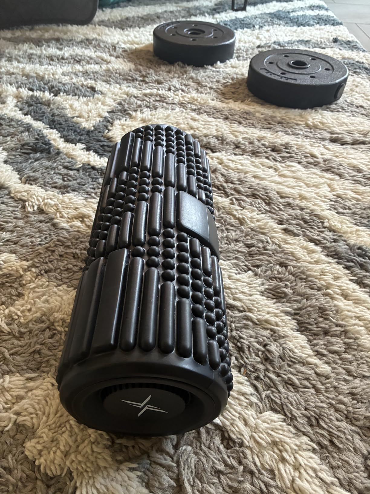 VibePro Flow Vibrating Foam Roller - 5-Mode Vibrating Massage Roller for Muscles Deep Tissue, Recovery, & Pain Relief - High-Intensity Electric Foam Roller for Back, Legs & Shoulders - Rechargeable customer photo 1