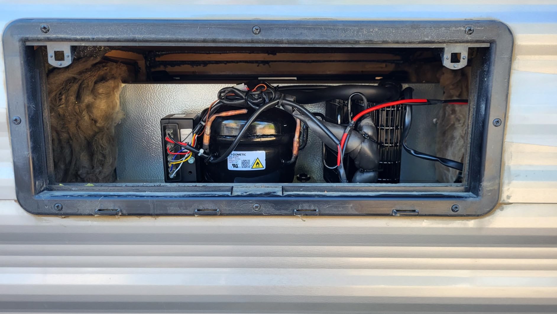 Dometic NRX 50C | Compressor Refrigerator | 44 L | Dark Silver Front | Easy To Use Control Panel customer photo 2