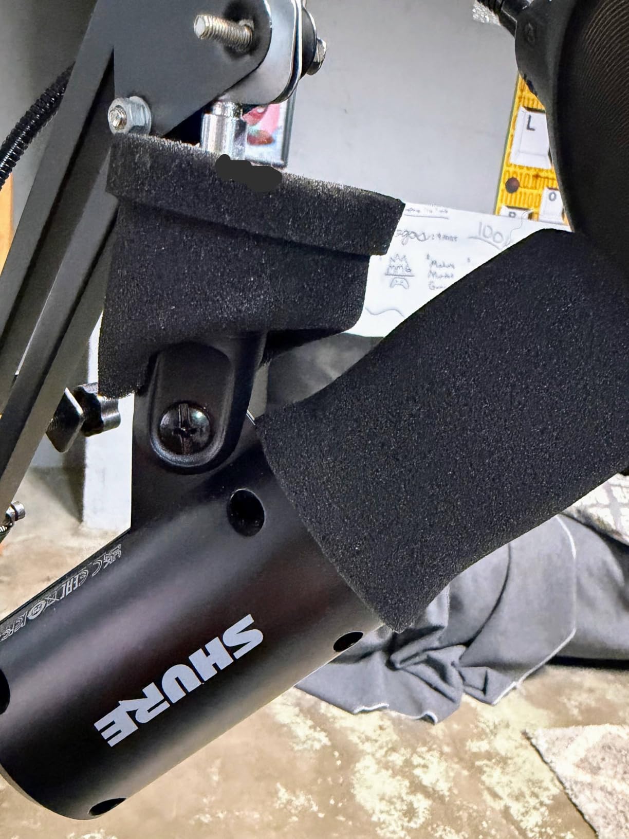 Shure MV6 Gaming Microphone - Dynamic USB Mic for PC Gaming & Streaming with Tap-to-Mute, Noise Cancellation, Desktop Stand & 3.5mm Headphone Monitoring, Black customer photo 1