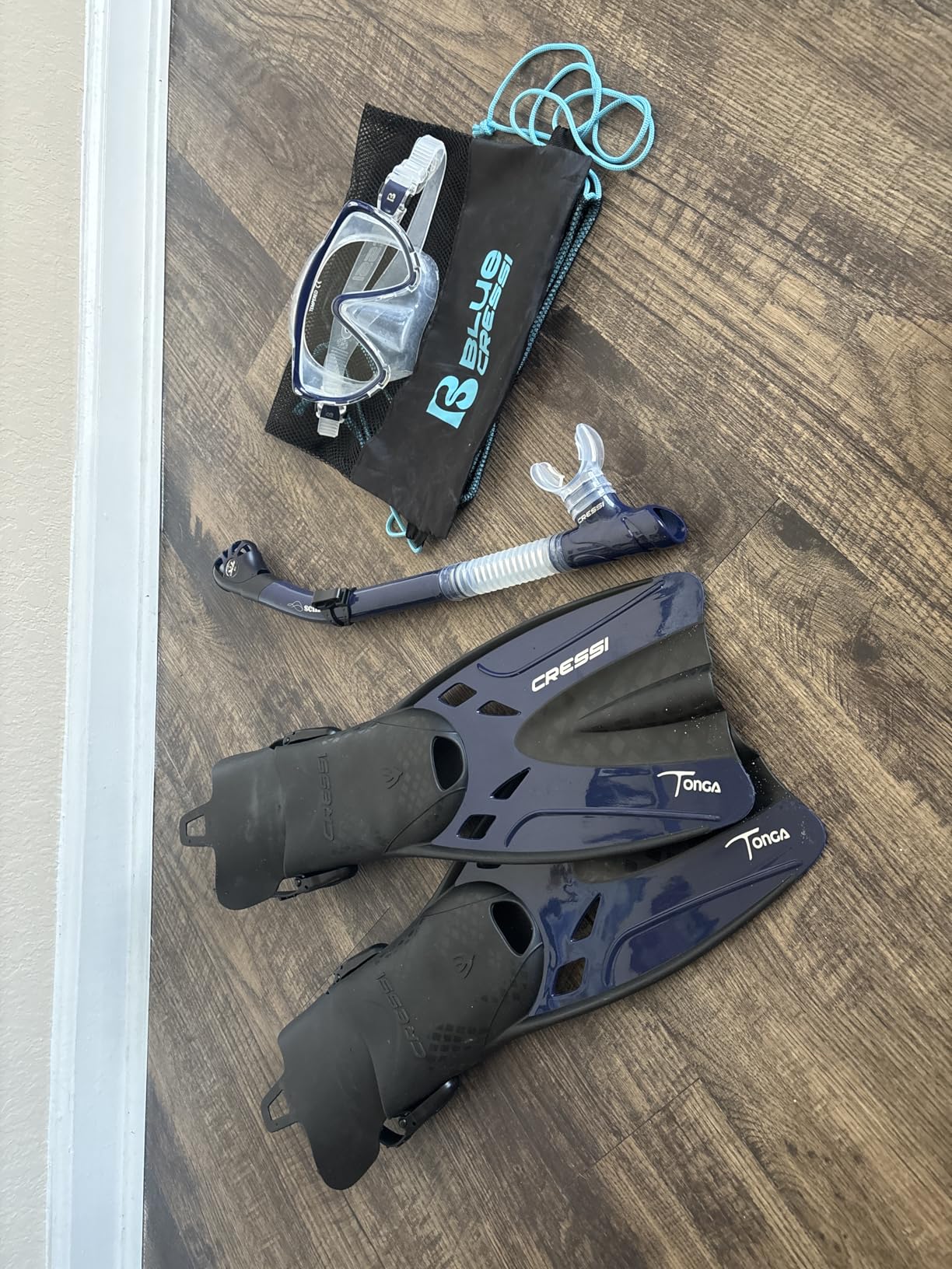 Cressi Snorkeling Set- Short Adjustable Fins, Silicone Mask, and Dry Snorkel- Compact for Travel- Adventure Set- Designed in Italy customer photo 2