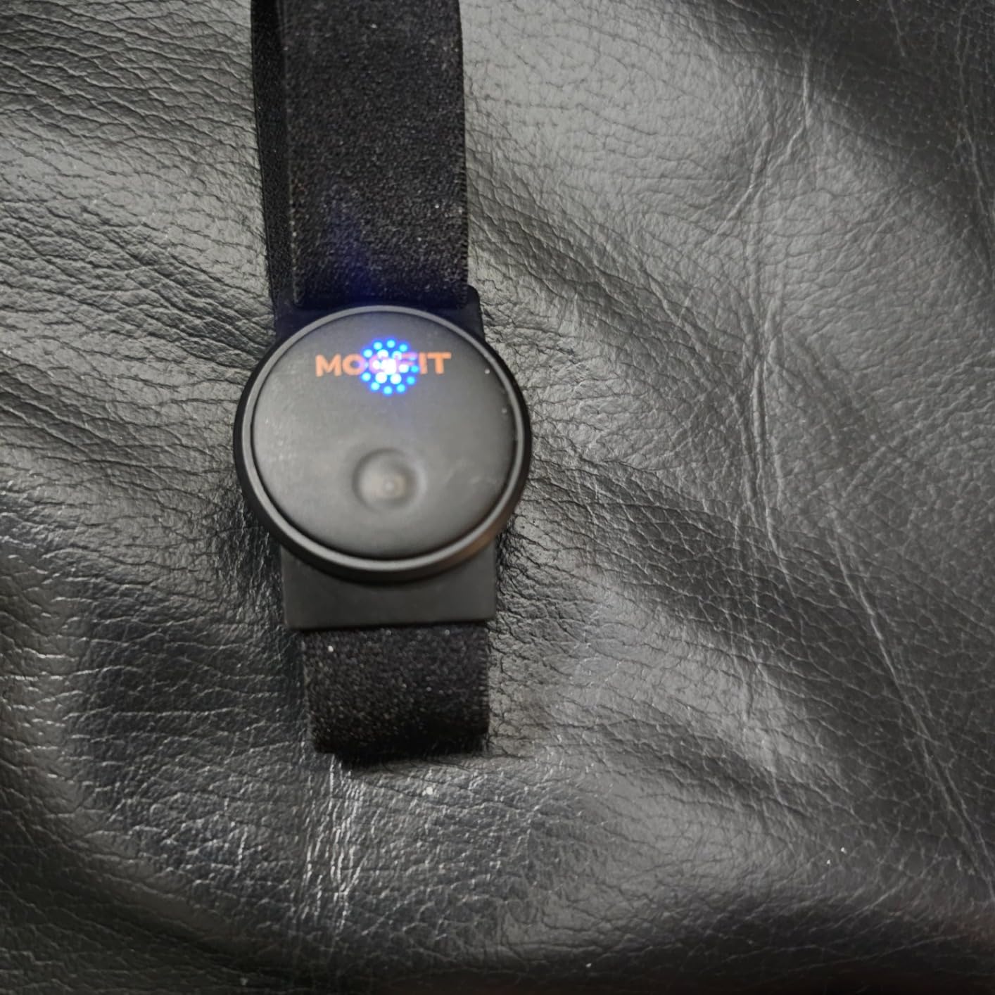 moofit HW401 Heart Rate Monitor Armband, IP67 Waterproof, Support Bluetooth/ANT+, Rechargeable Optical Heart Rate Sensor Bracelet Works with Wahoo, Strava, Elite HRV customer photo 1