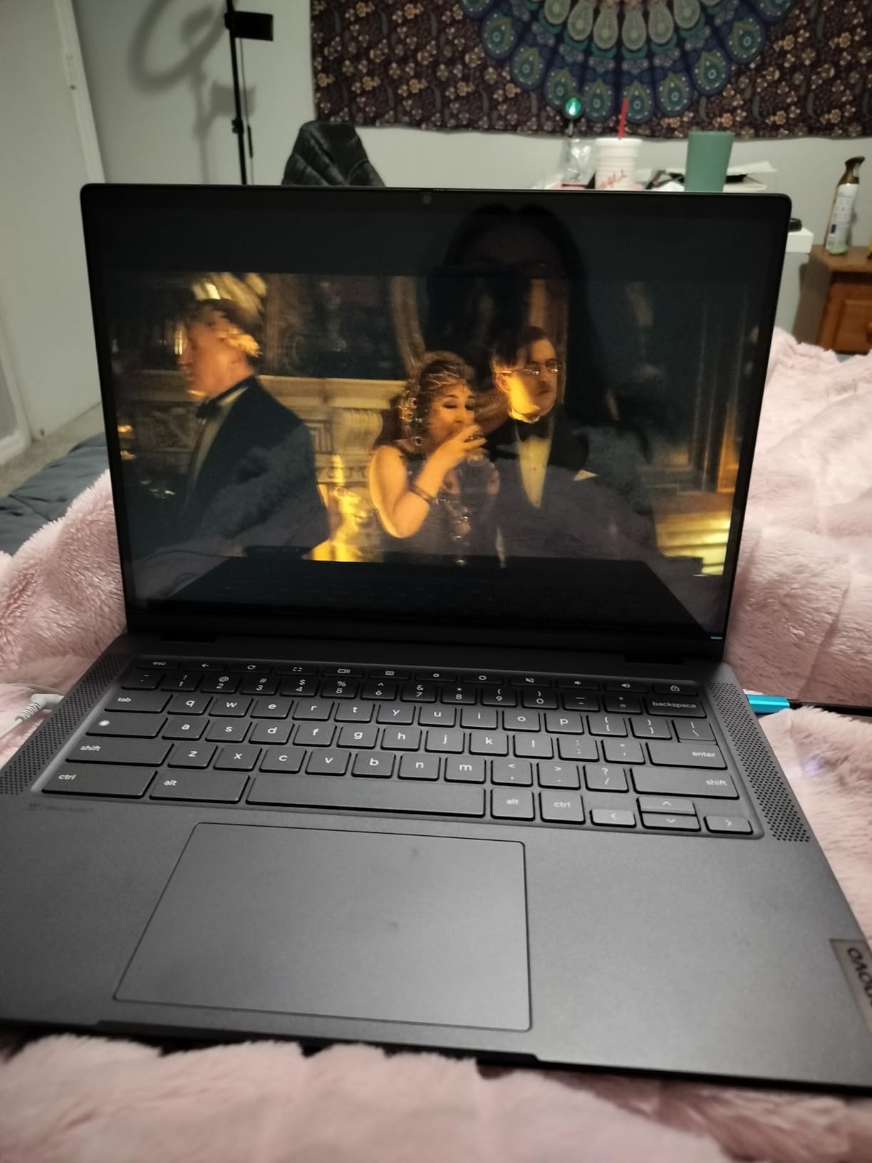 Lenovo IdeaPad Flex 5i Chromebook Plus - 14 inch FHD+ 2-in-1 Touchscreen Laptop (Intel Core i3-1315U, 8GB RAM, 256GB Storage), Backlit KB customer photo 1