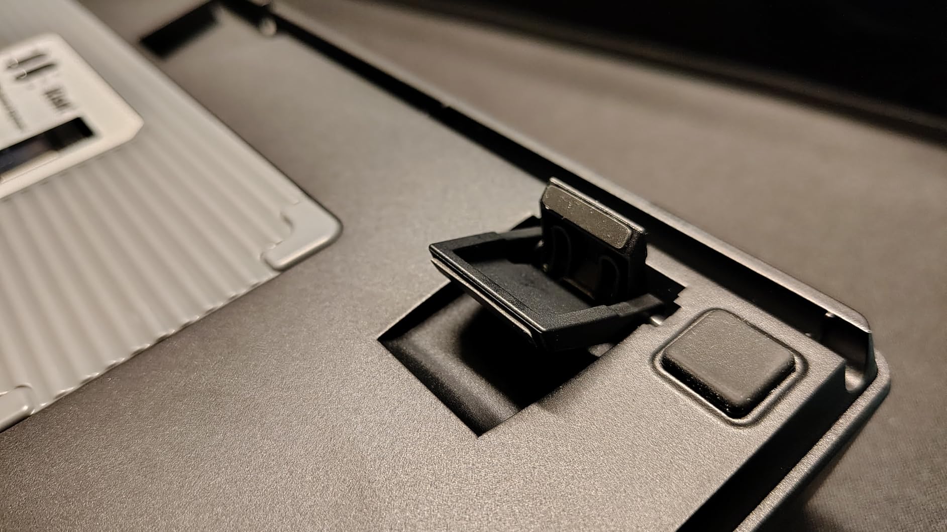 KN85 Wireless Mechanical Gaming Keyboard, 75% Layout with RGB Backlit, Custom Hot Swappable, Creamy Sound, Bluetooth/2.4GHz/USB-C Compatible with Windows/Mac/PC(Retro Beige,Linear Switch) customer photo 1