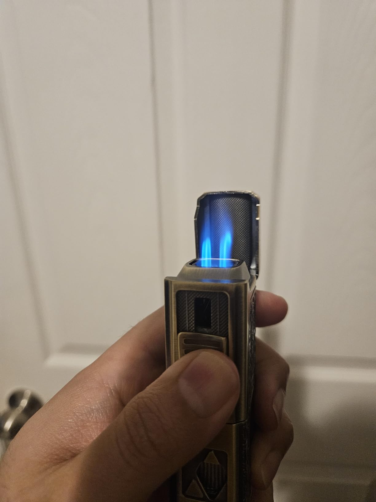 Cigar Lighter, 4 Jet Flame Torch Lighter, Refillable Butane Lighter with Cigar Cutter V Cut Cigar Punch Cigar Holder Cigar Draw Enhancer, Great Cigar Accessories Cool Lighters for Smoking in Gift Box customer photo 1