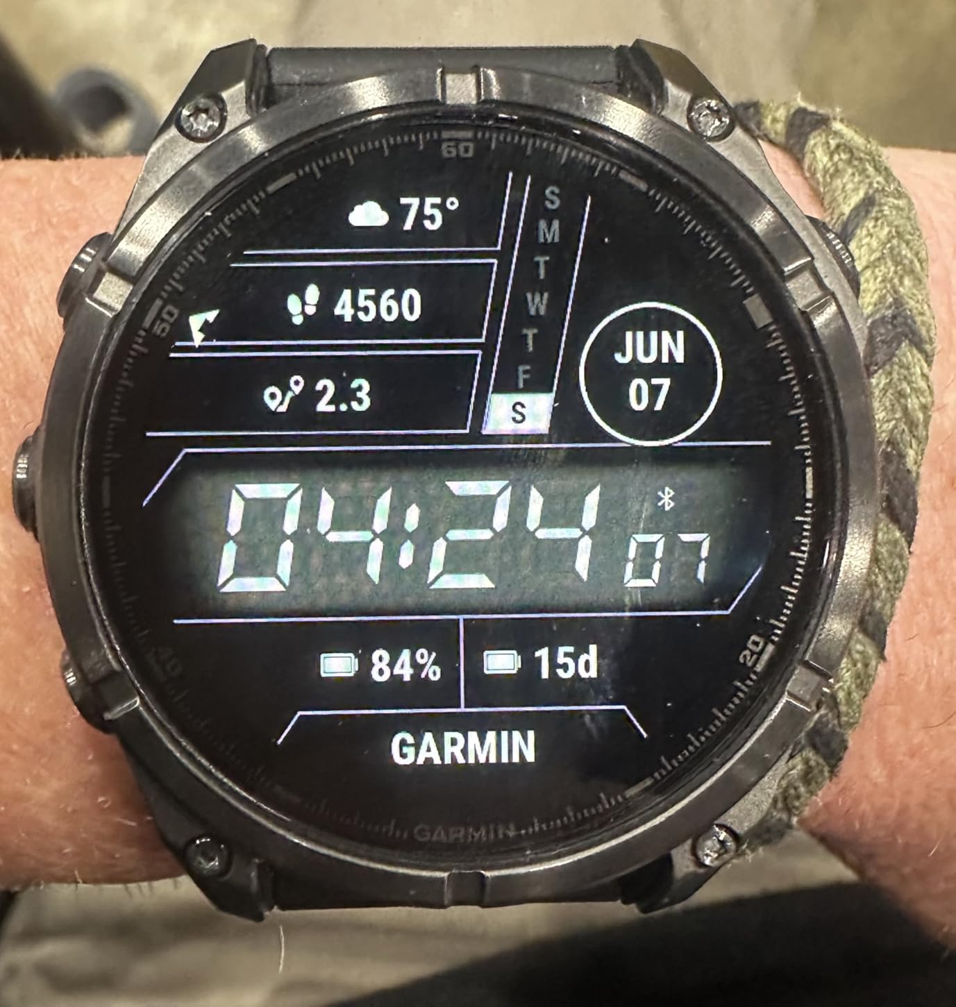 Garmin fēnix 8 - 47mm, AMOLED, Premium Multisport GPS Smartwatch, Long-Lasting Battery Life, Dive-Rated, Built-in LED Flashlight, Slate Gray with Black Band customer photo 2