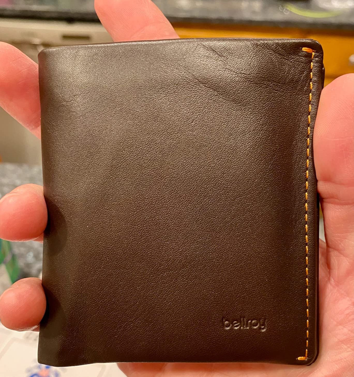 Note Wallet (Slim Leather Bifold Design, RFID Blocking, Holds 4-11 Cards, Coin Pouch, Flat Note Section) customer photo 2