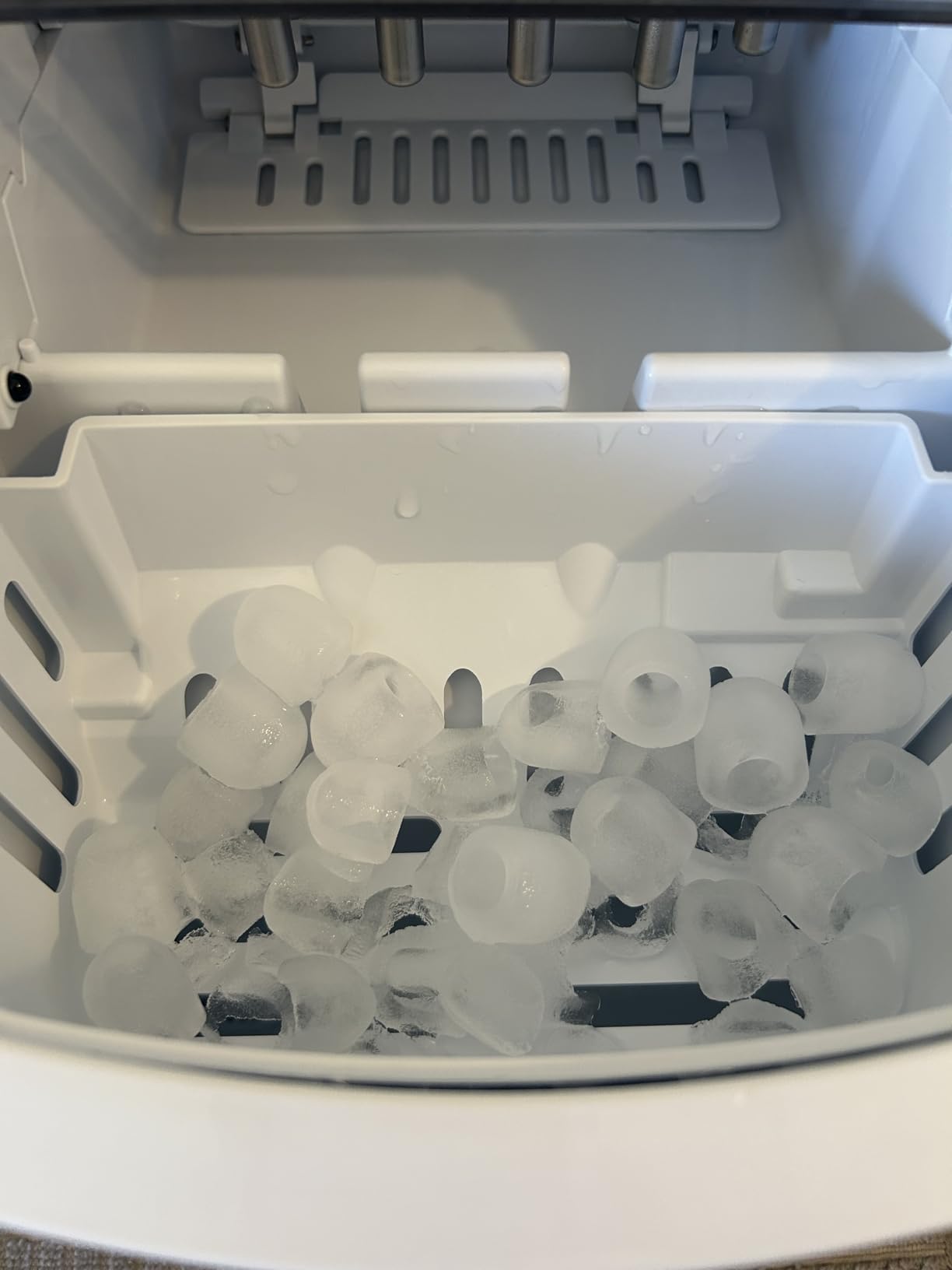 EUHOMY Ice Maker Countertop, 9 Cubes Ready in 6 Mins, 26lbs/24H, Self-Cleaning, Portable Ice Maker Machine with Carry Handle, Basket and Scoop, 2 Sizes of Bullet Ice for Home, Kitchen, Office customer photo 1