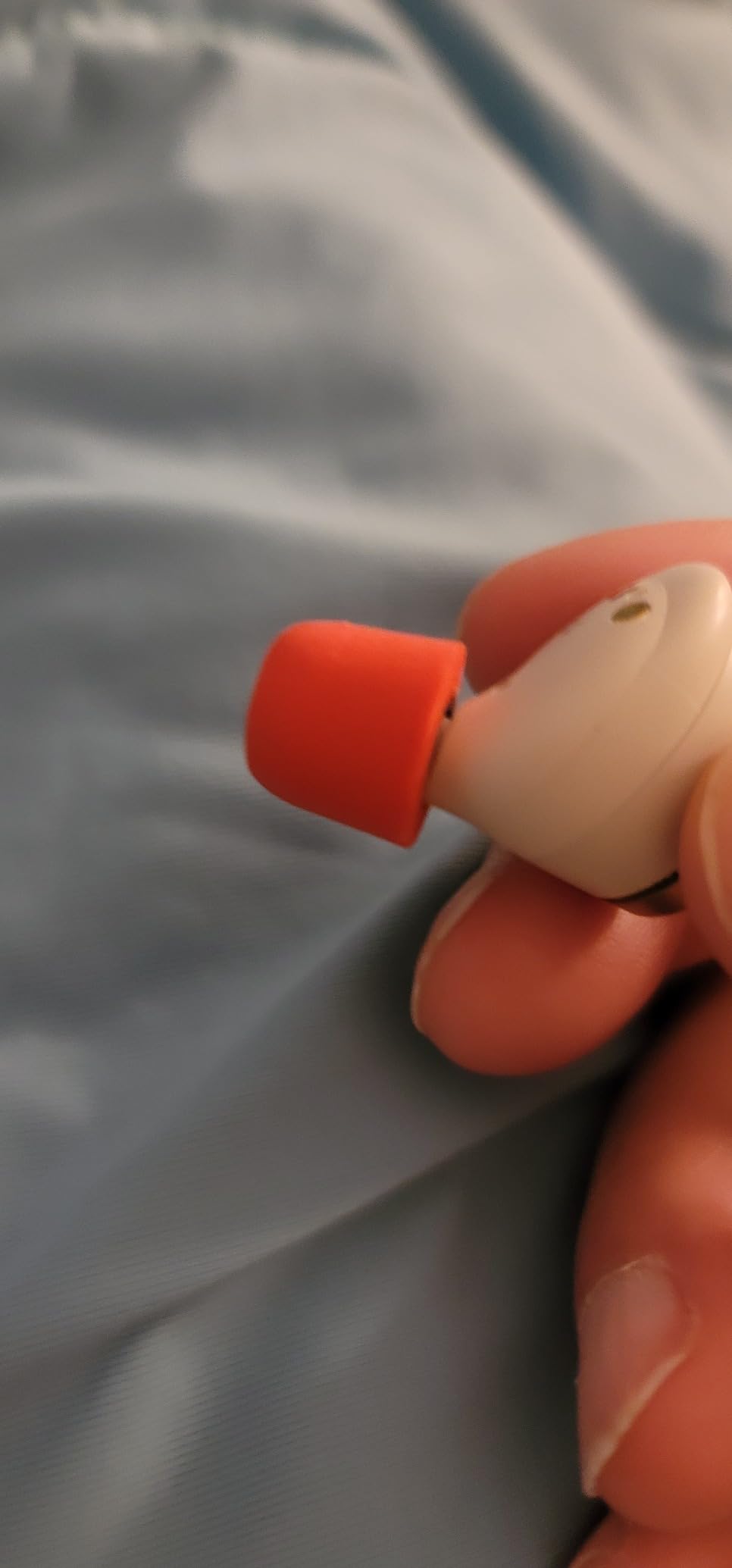 Bowers & Wilkins Pi8 Bluetooth Wireless Earbuds (Dove White), in-Ear Bluetooth Earphones with Qualcomm Chipset & aptX Lossless, Active Noise Cancelling Earbuds, 3 Built-in Mics, 15-Min Quick Charging customer photo 2