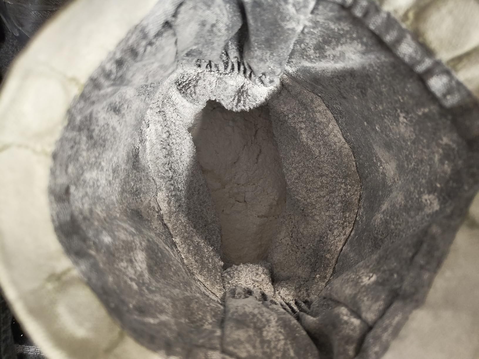 Kulshan Bouldering Bucket, Large Size Chalk Bag for Rock Climbing, Chalk Pot with Magnetic Roll Down Closure, Brush Loop, Zippered Pockets for Climbers customer photo 2