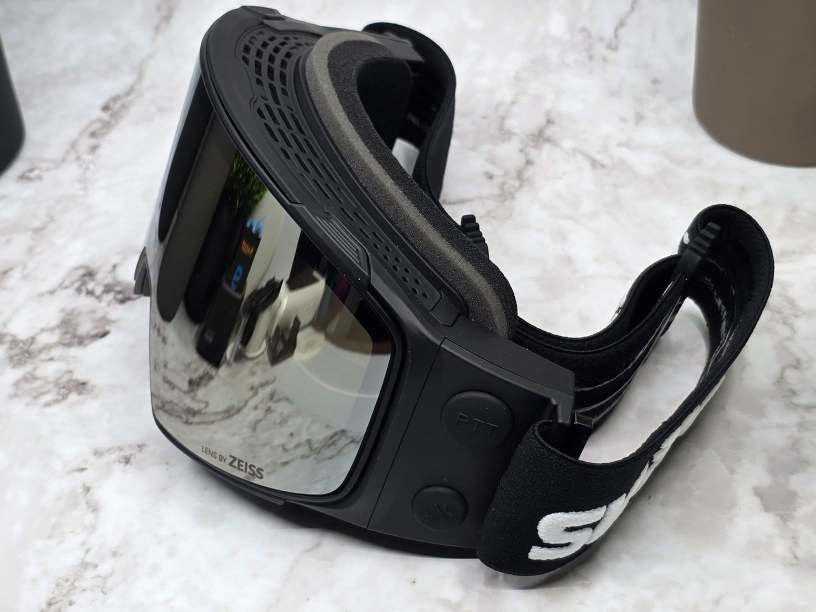 Multifunctional Smart Wireless Ski Goggles with Walkie-Talkie, Anti-Fog Zeiss Lens, Music & Call Function customer photo 1