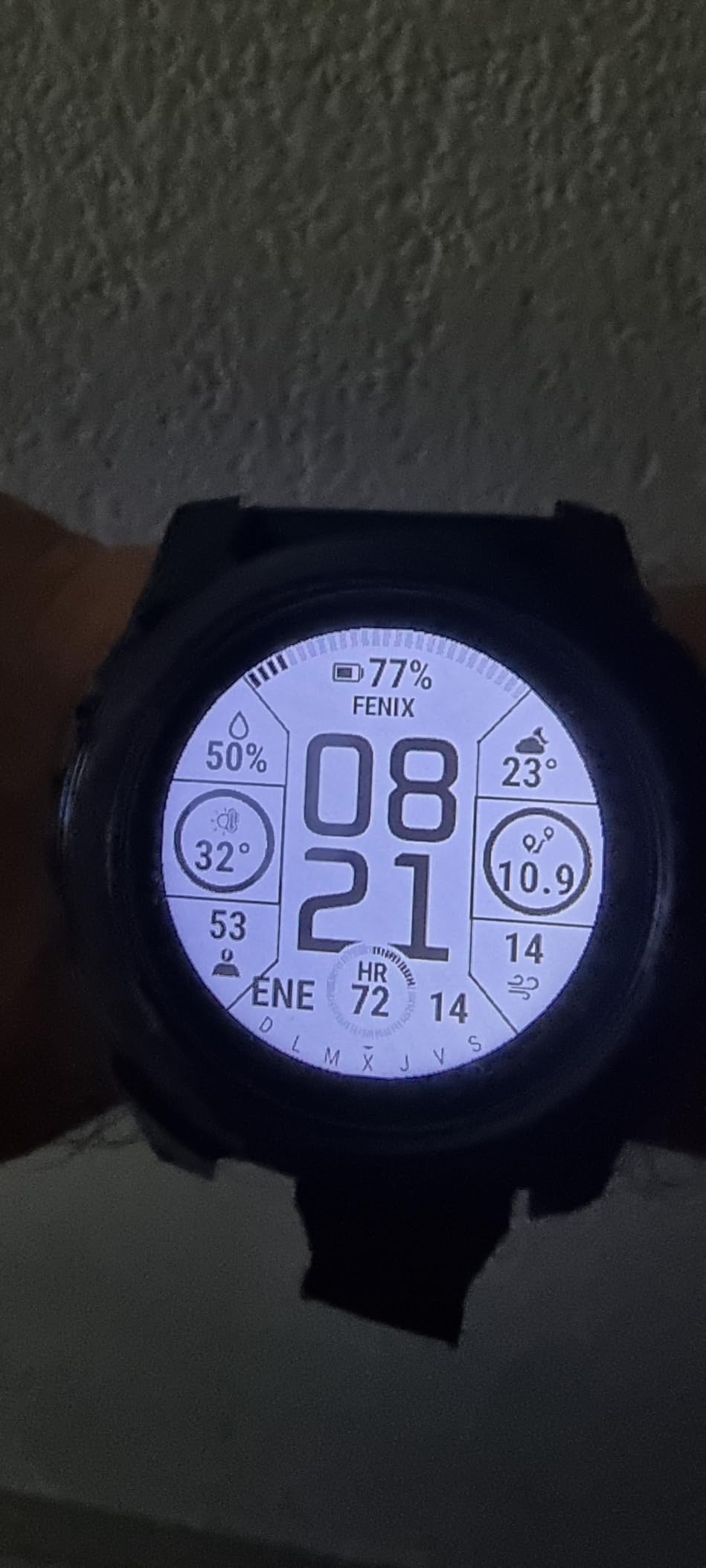 Garmin fenix 8 - 51 mm, Solar, Sapphire, Premium Multi-Sport GPS Smartwatch, Long-Lasting Battery Life, Dive-Rated, Built-in LED Flashlight, Carbon Gray DLC Titanium with Pebble Gray Band customer photo 1