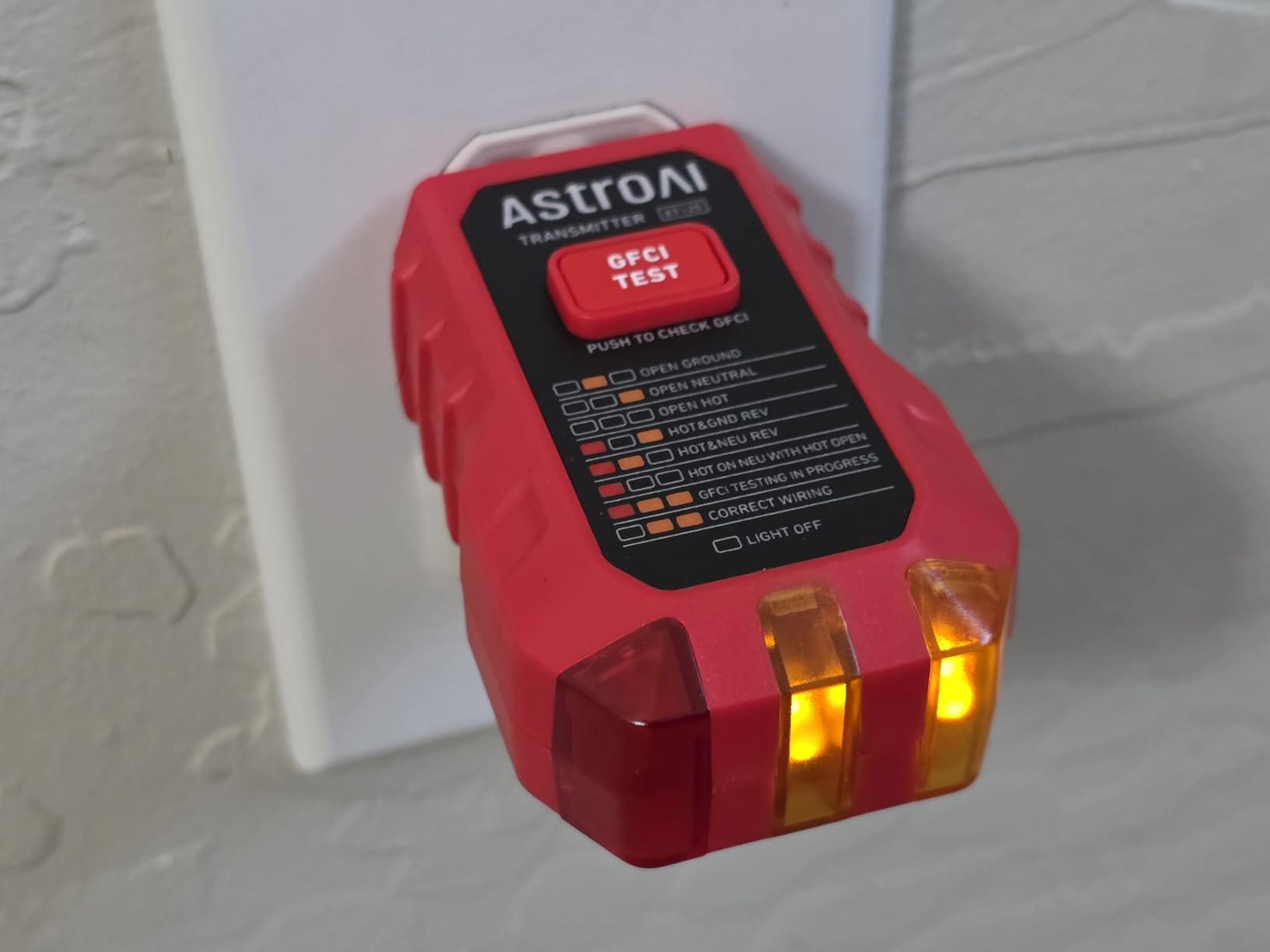 AstroAI Circuit Breaker Finder with GFCI Outlet Tester, Electrical Tester Tool for Home/Workshop Circuit Tracing, Quickly Locates Breakers with Indicators customer photo 2