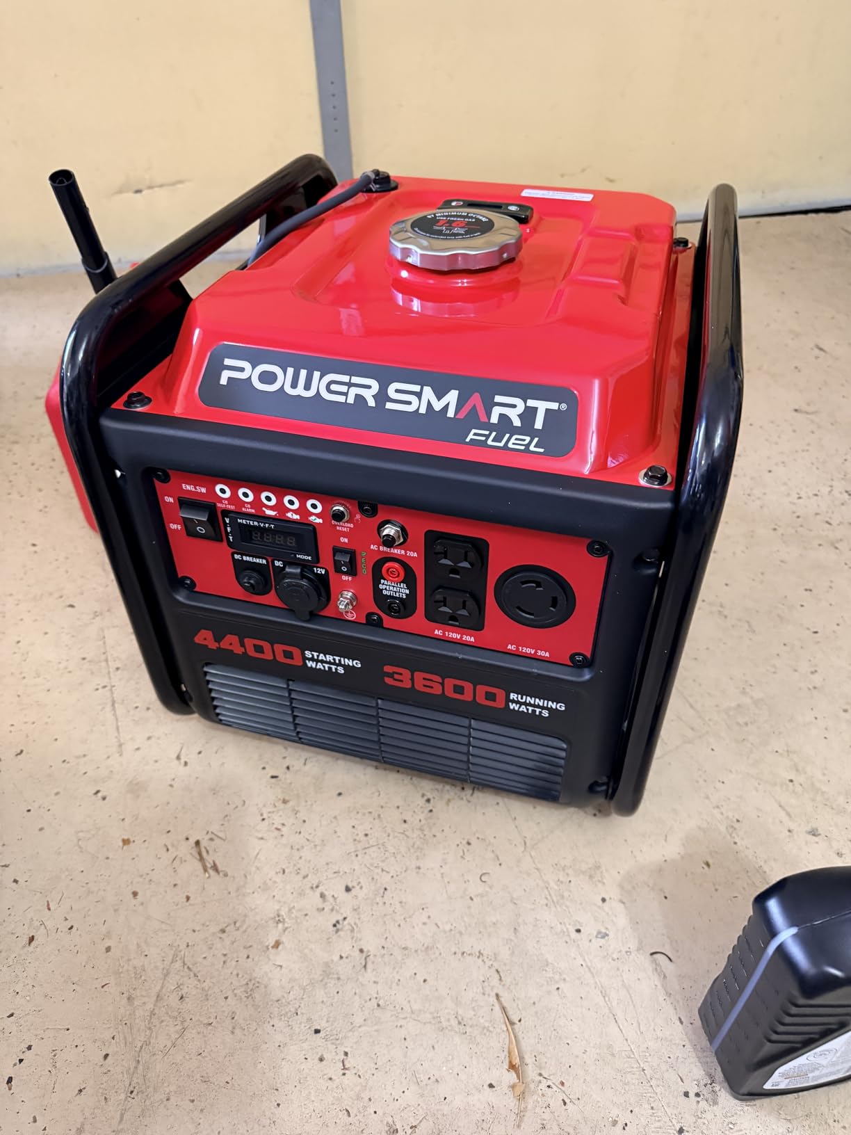 PowerSmart 4400-Watt Portable Inverter Generator, Gas Powered, CO-Sensor, Lightweight & Quiet for Home Use and Emergency Backup, Camping, EPA Compliant customer photo 1