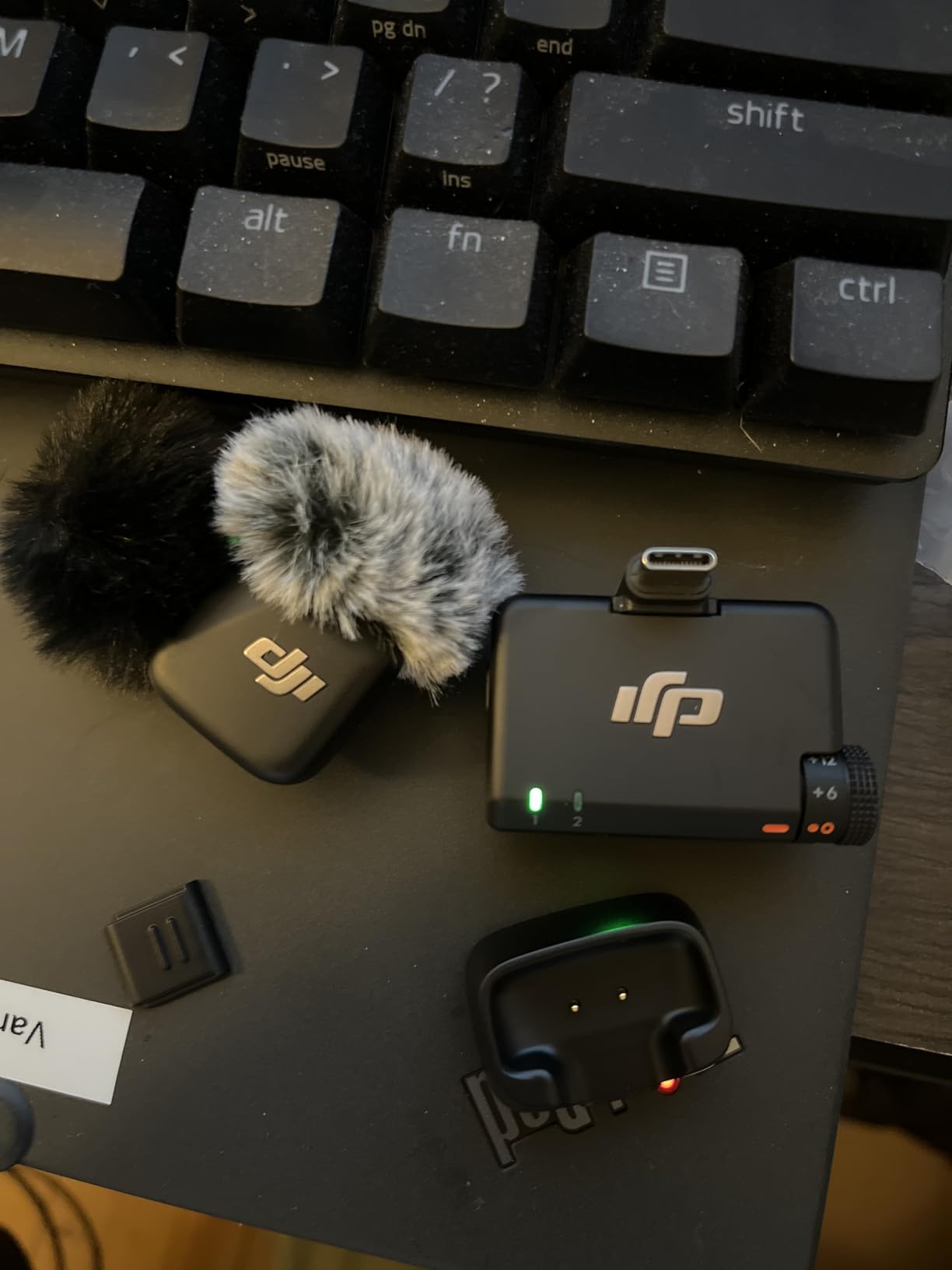 DJI Mic Mini (1 TX + 1 RX), Wireless Lavalier Microphone for iPhone/Camera/Android, Ultralight, Detail-Rich Audio, Noise Cancelling, Automatic Limiting, Vlog, Streaming, 400m Transmission customer photo 1