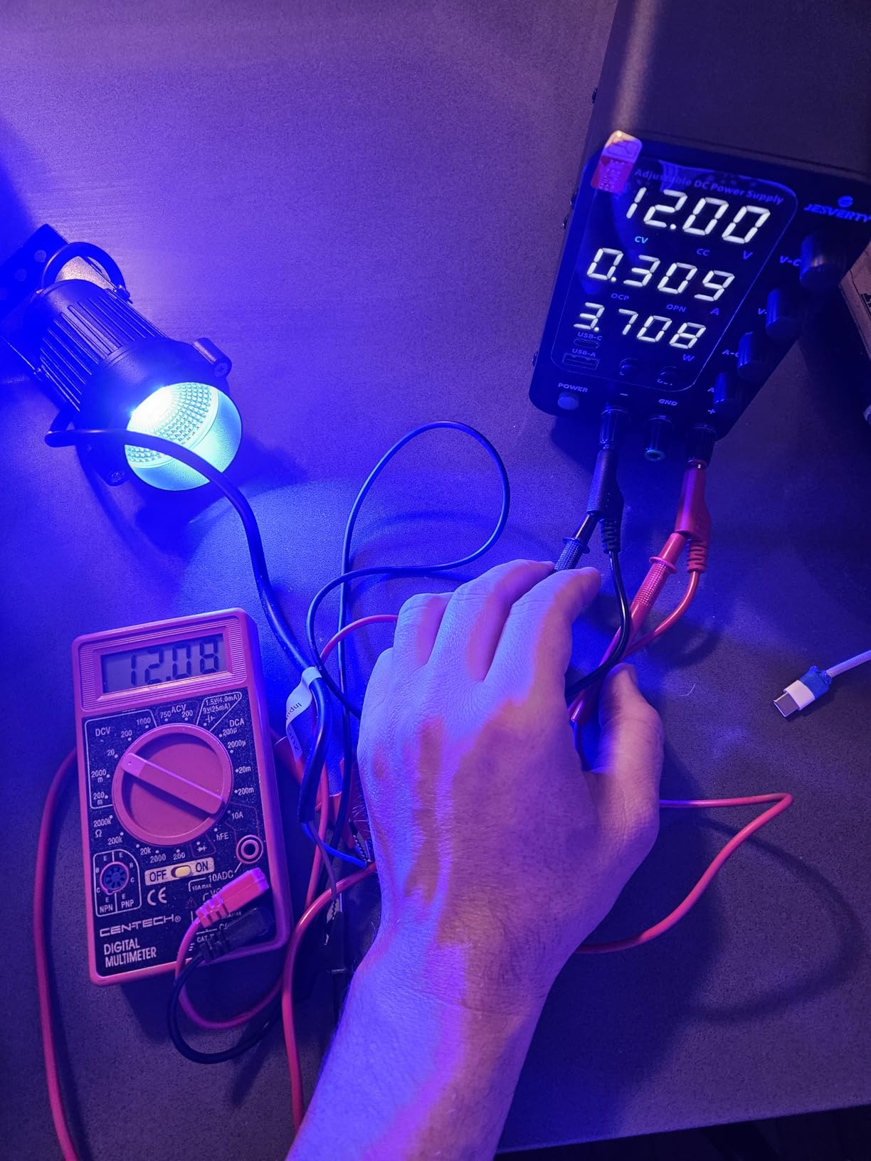 DC Power Supply Variable, 0-32V 0-10A Switching Bench Power Supply with 20W USB & Type-C Quick-Charge, Encoder Corase & Fine Adjustment Knob, Output Switch, 4-Digit LED Display - SPS-3010V customer photo 1